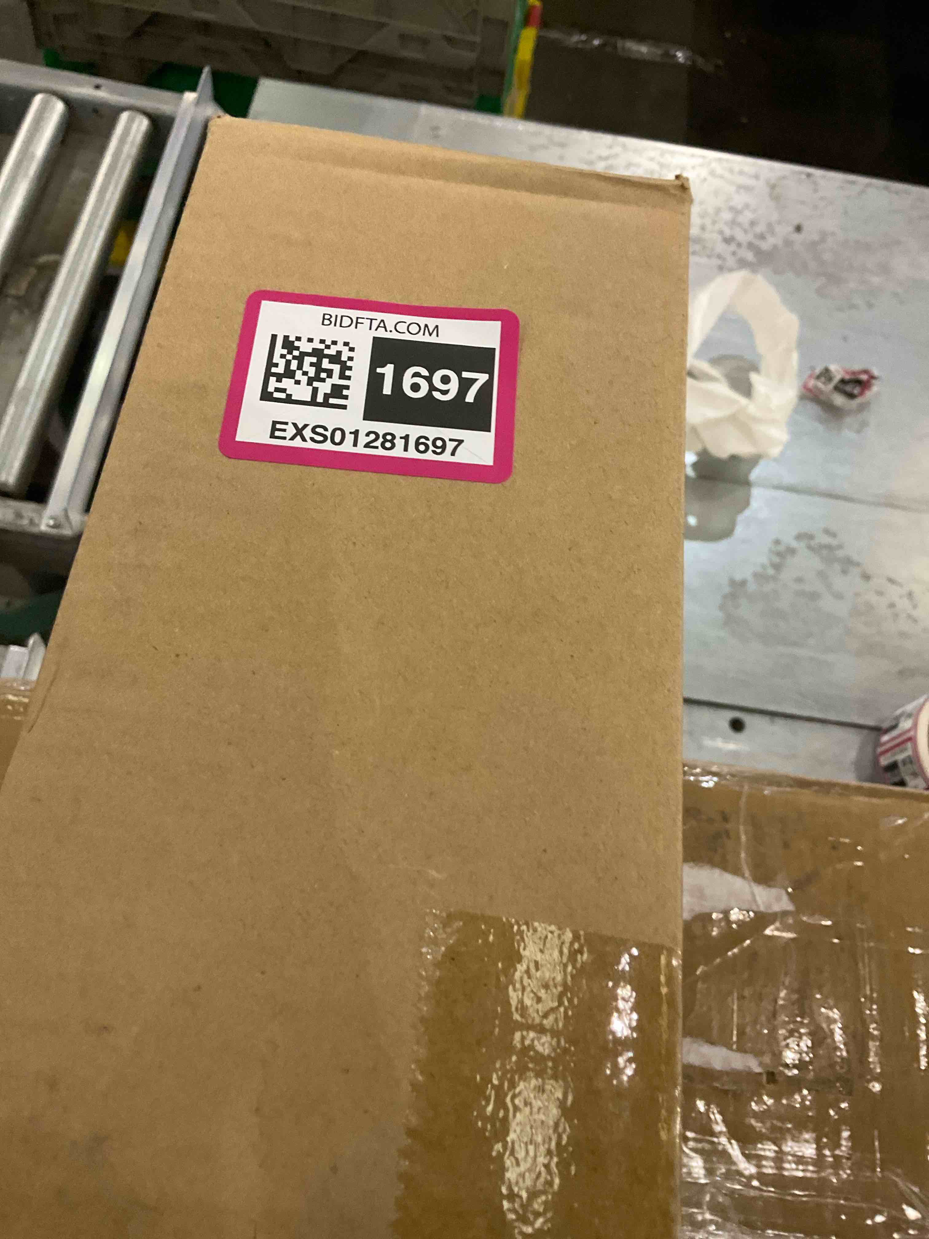 https://s3.amazonaws.com/lotting-images-prod/BargainHunt/EXS01281697_1712684200176.jpeg