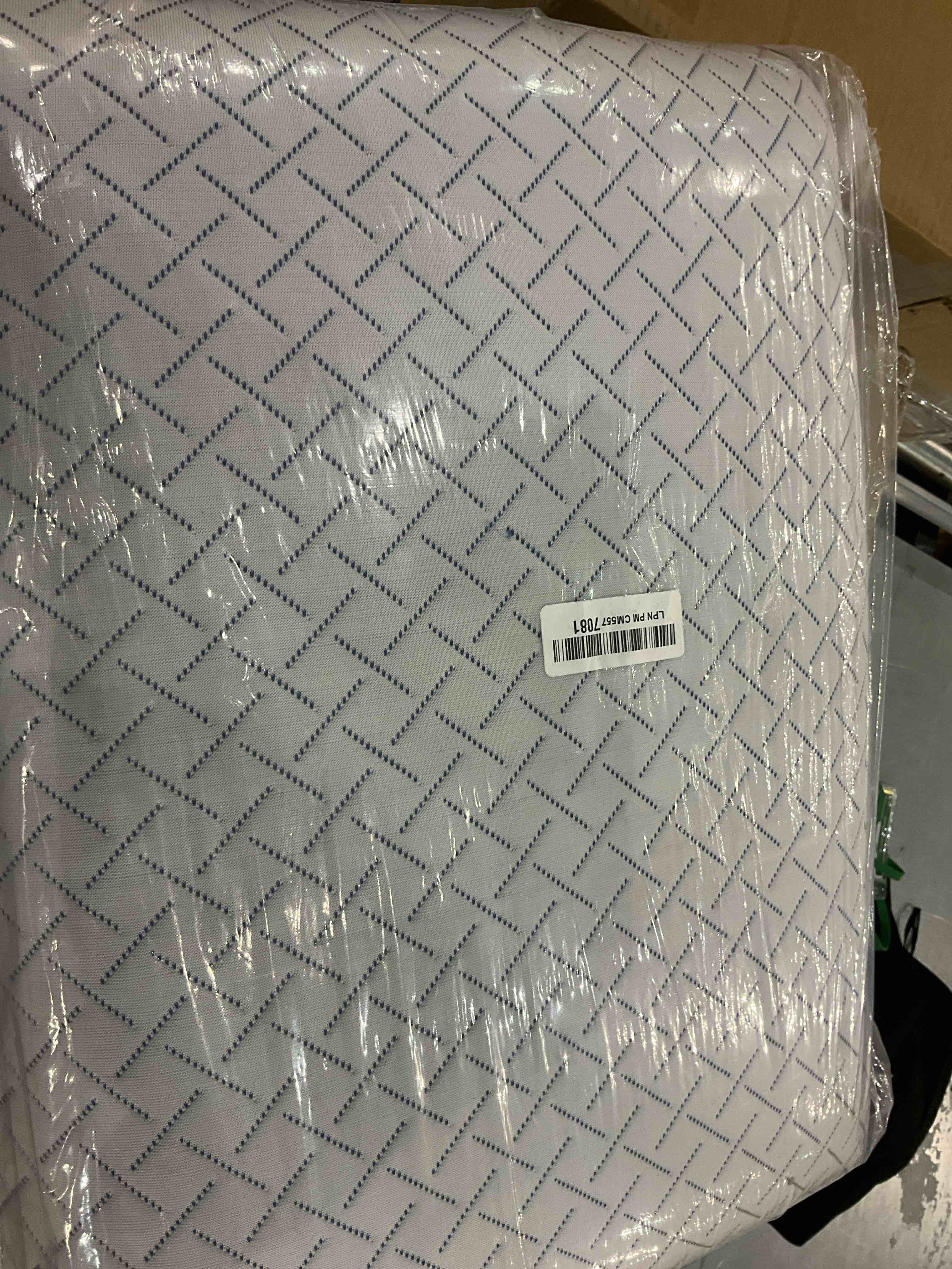 https://s3.amazonaws.com/lotting-images-prod/BargainHunt/EXS01281720_1712749879845.jpeg