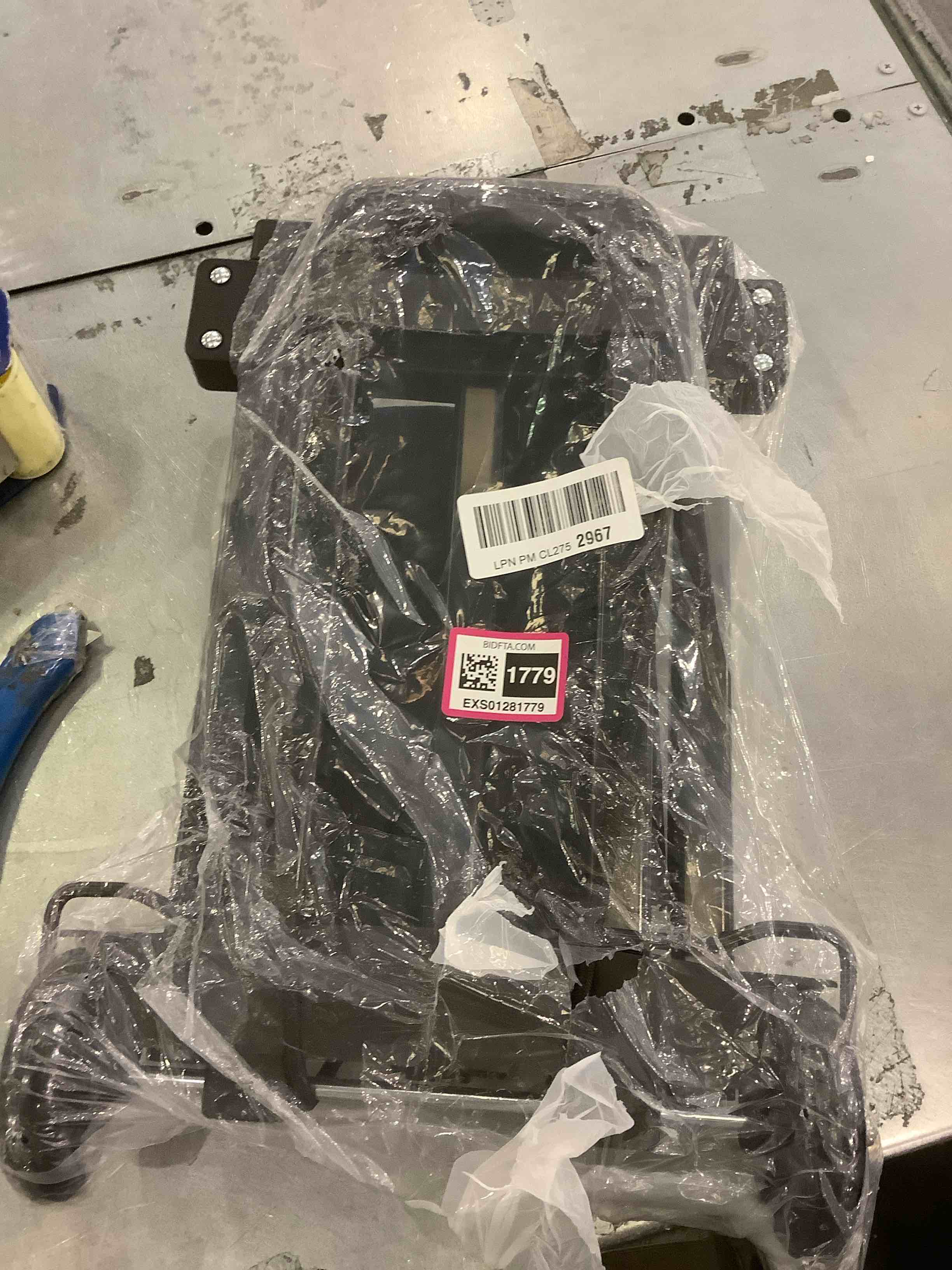 https://s3.amazonaws.com/lotting-images-prod/BargainHunt/EXS01281779_1713548020765.jpeg