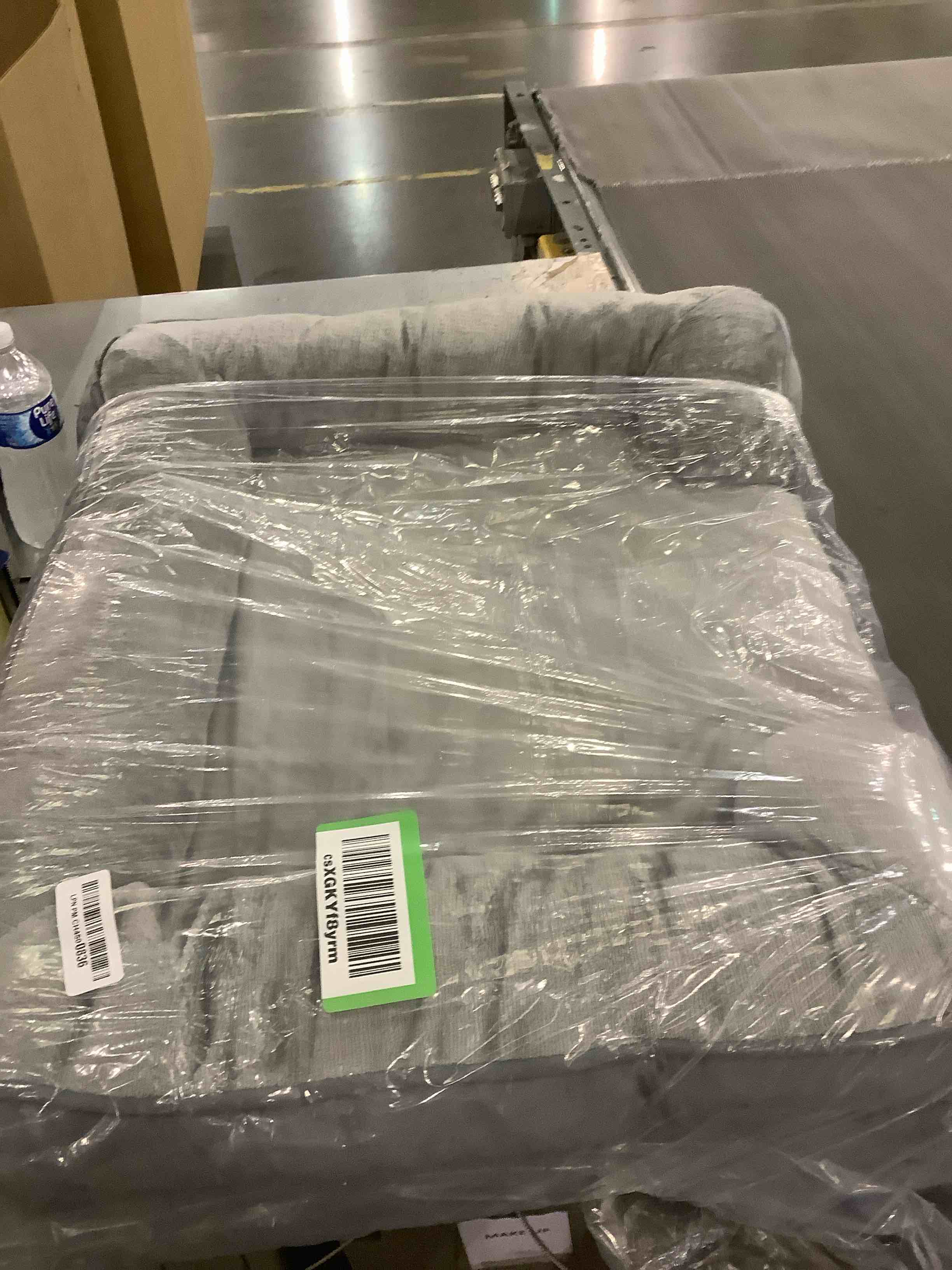 https://s3.amazonaws.com/lotting-images-prod/BargainHunt/EXS01281800_1713551812837.jpeg