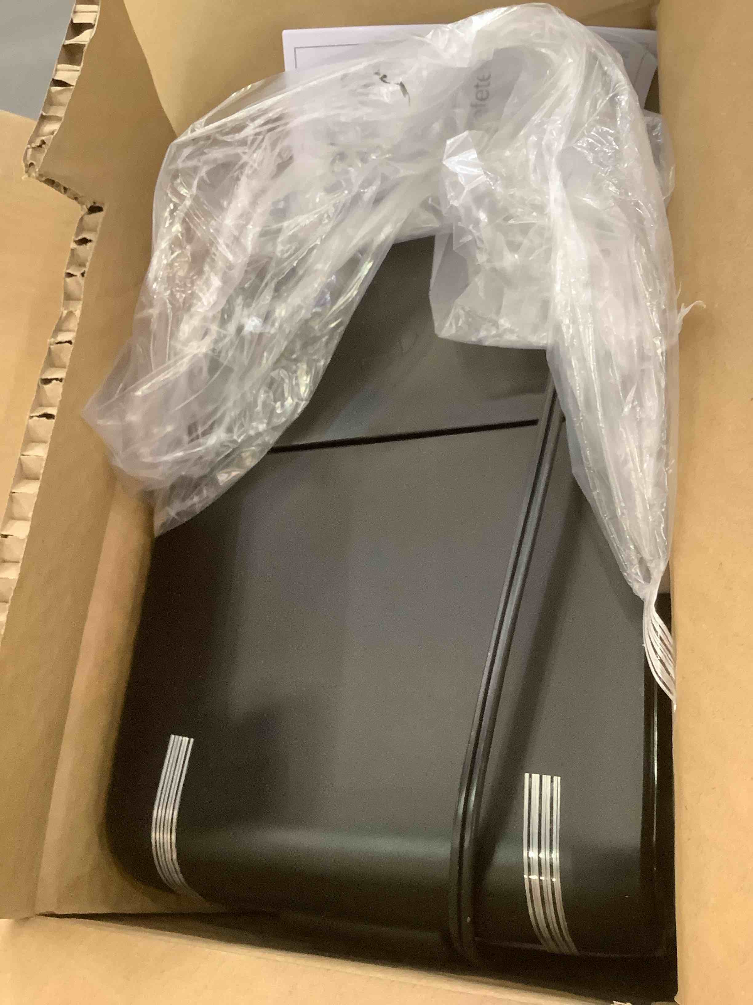 https://s3.amazonaws.com/lotting-images-prod/BargainHunt/EXS01281961_1713805826303.jpeg