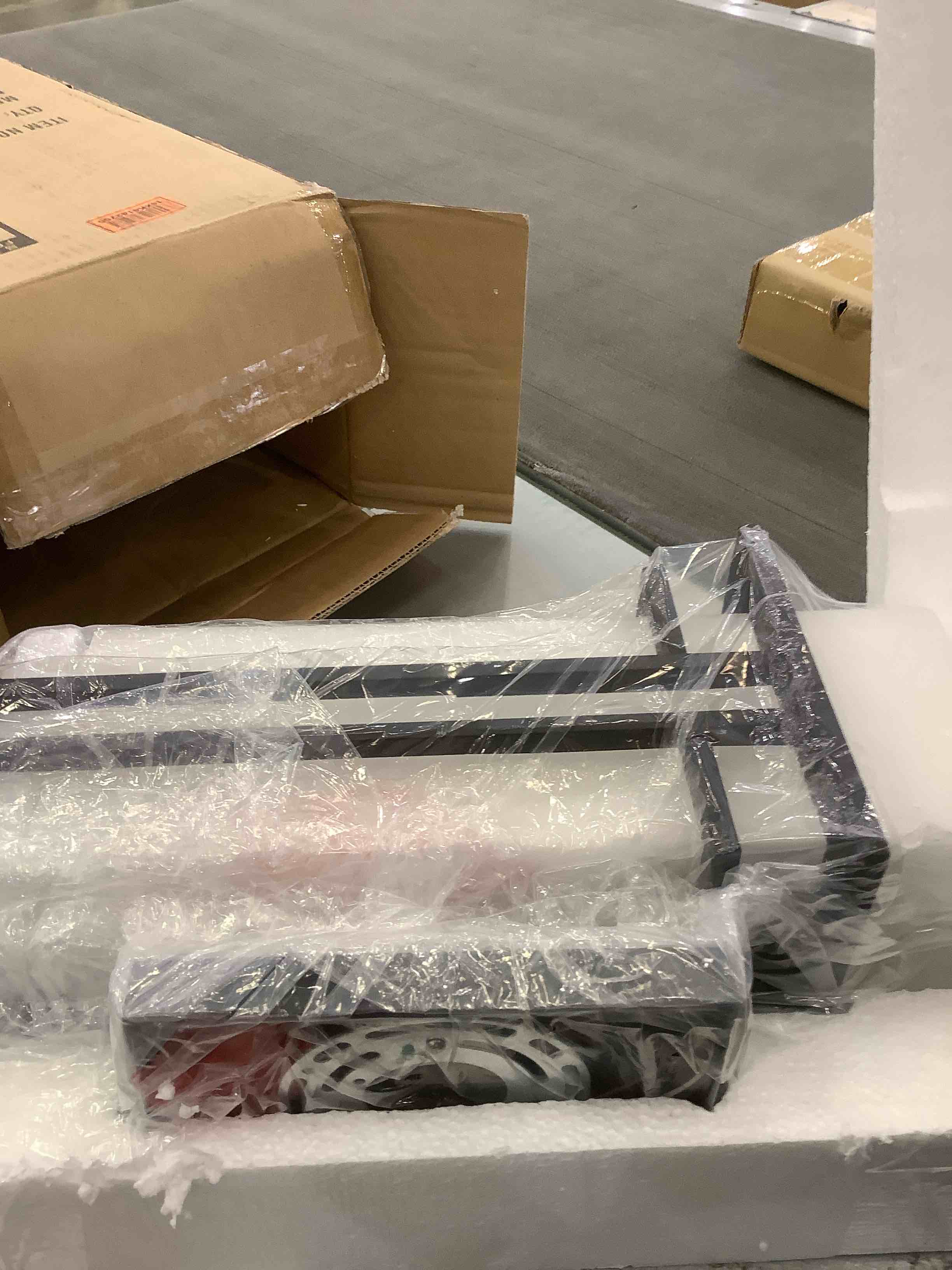 https://s3.amazonaws.com/lotting-images-prod/BargainHunt/EXS01281974_1713807810933.jpeg