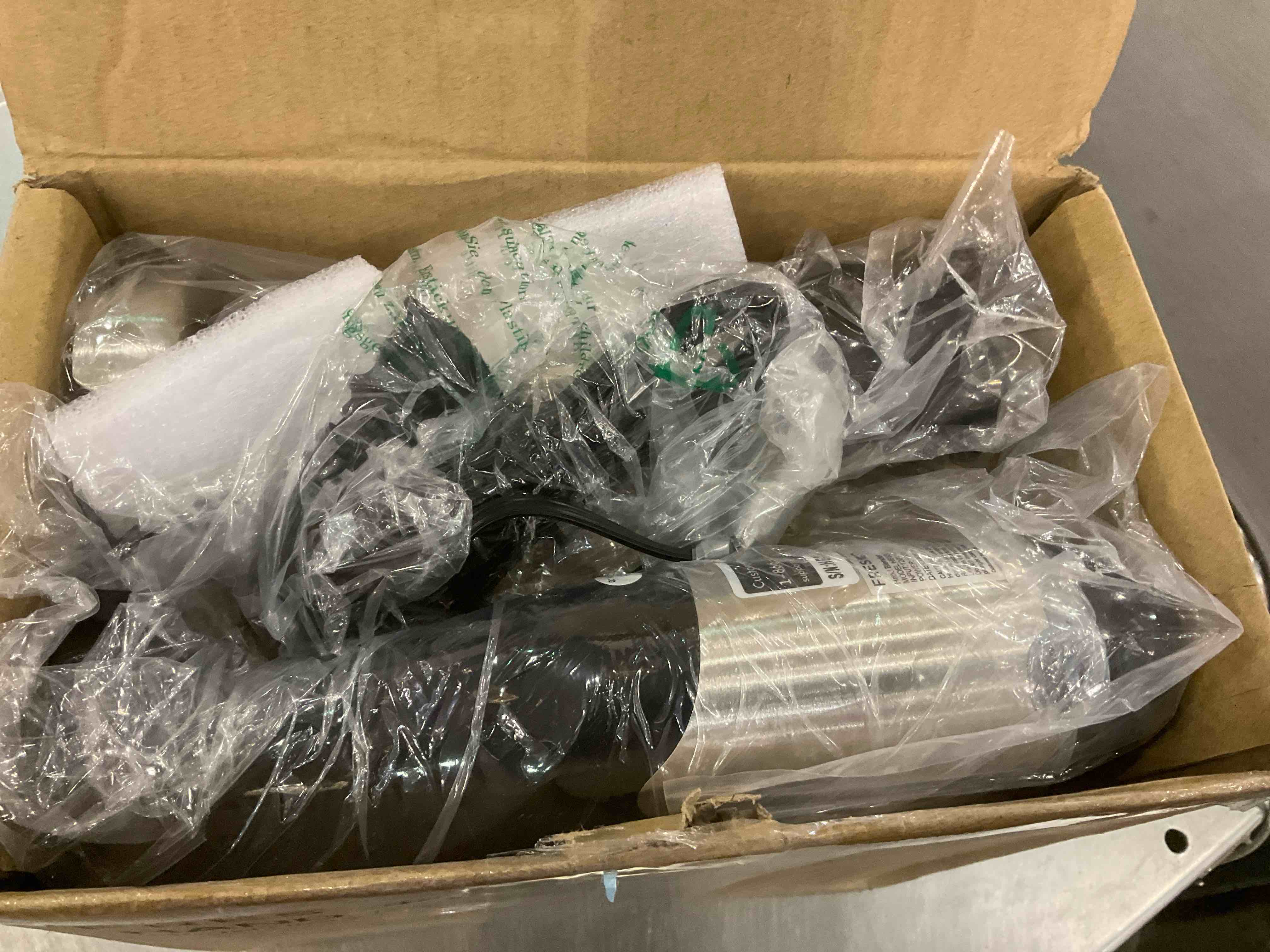https://s3.amazonaws.com/lotting-images-prod/BargainHunt/EXS01282114_1715863909083.jpeg