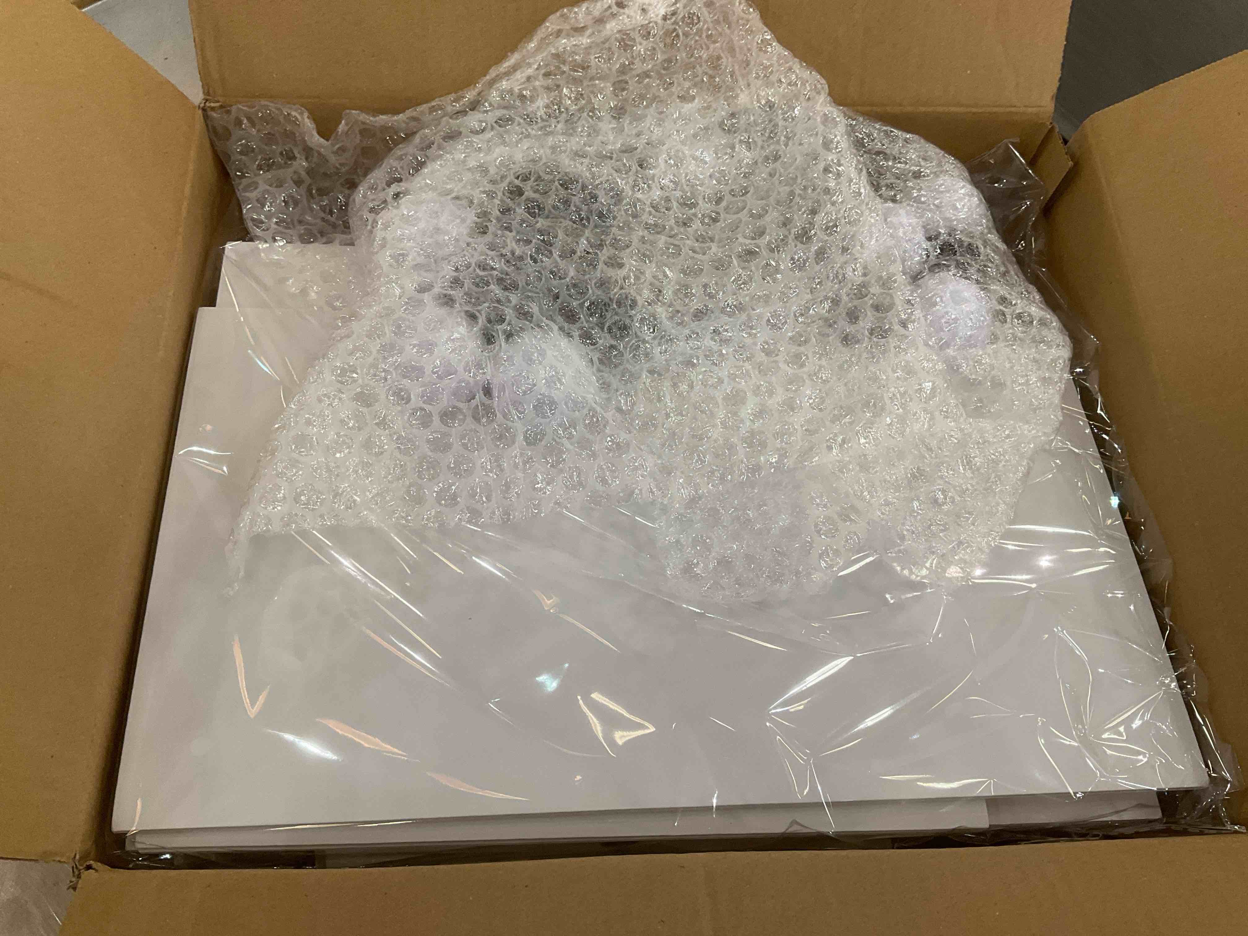 https://s3.amazonaws.com/lotting-images-prod/BargainHunt/EXS01282202_1715878789315.jpeg