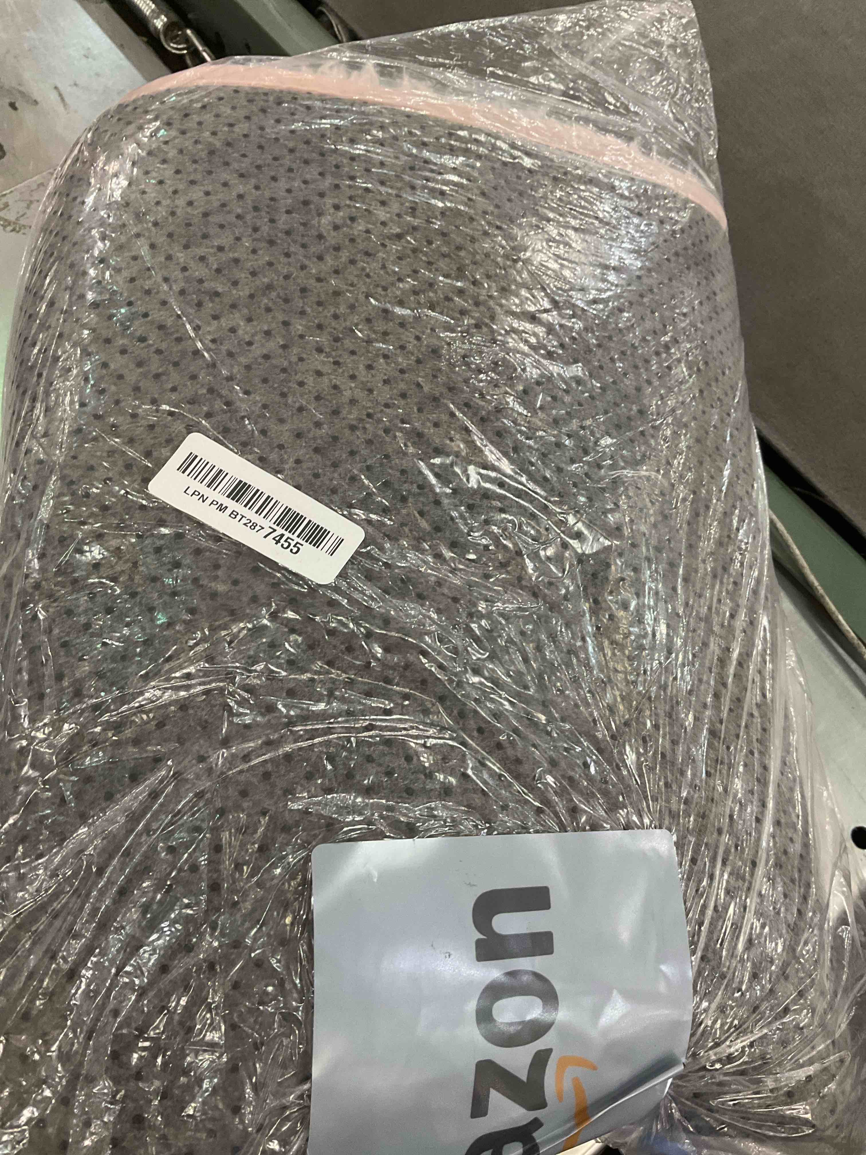 https://s3.amazonaws.com/lotting-images-prod/BargainHunt/EXS01282215_1715880980026.jpeg