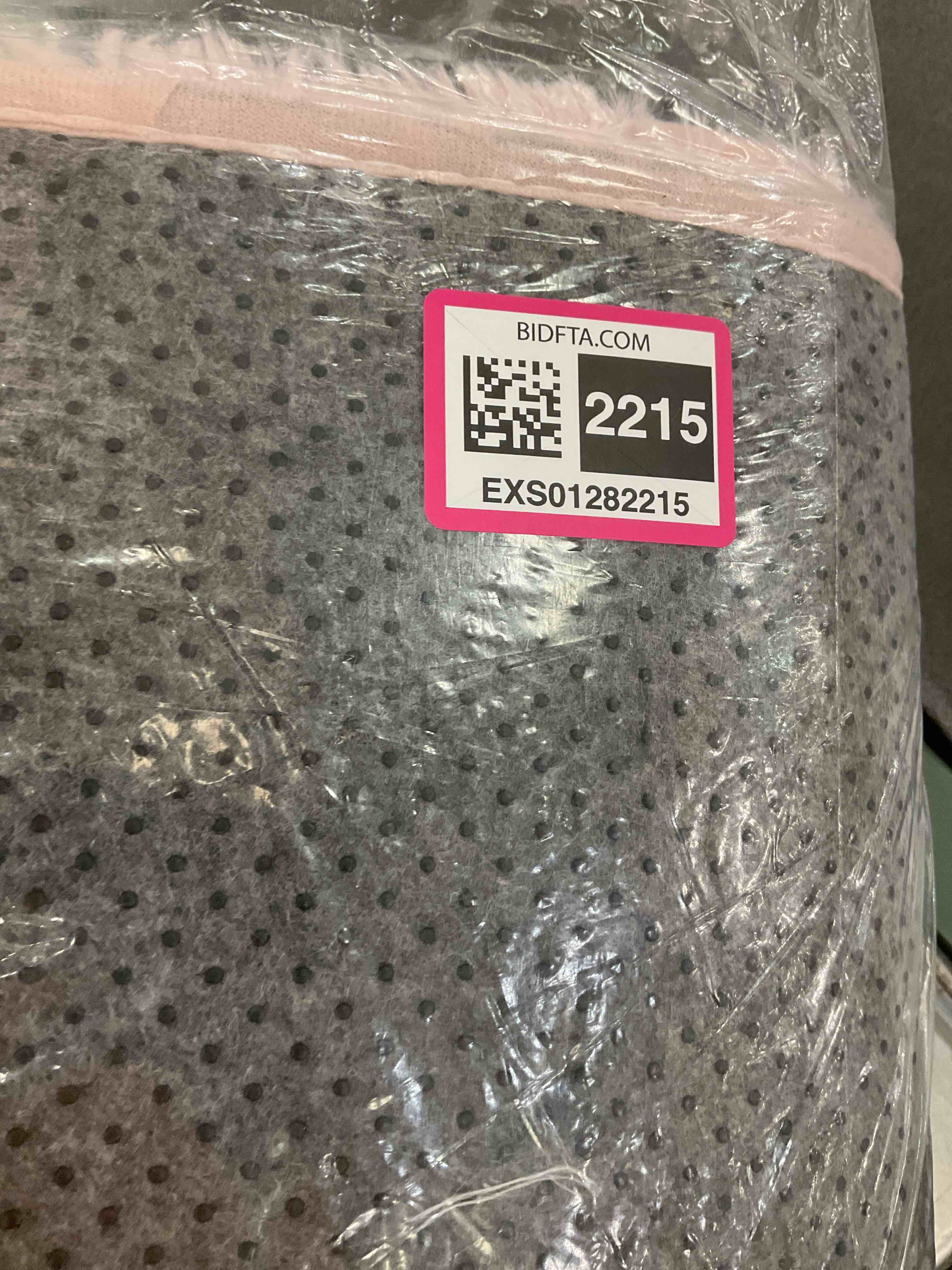 https://s3.amazonaws.com/lotting-images-prod/BargainHunt/EXS01282215_1715880992005.jpeg