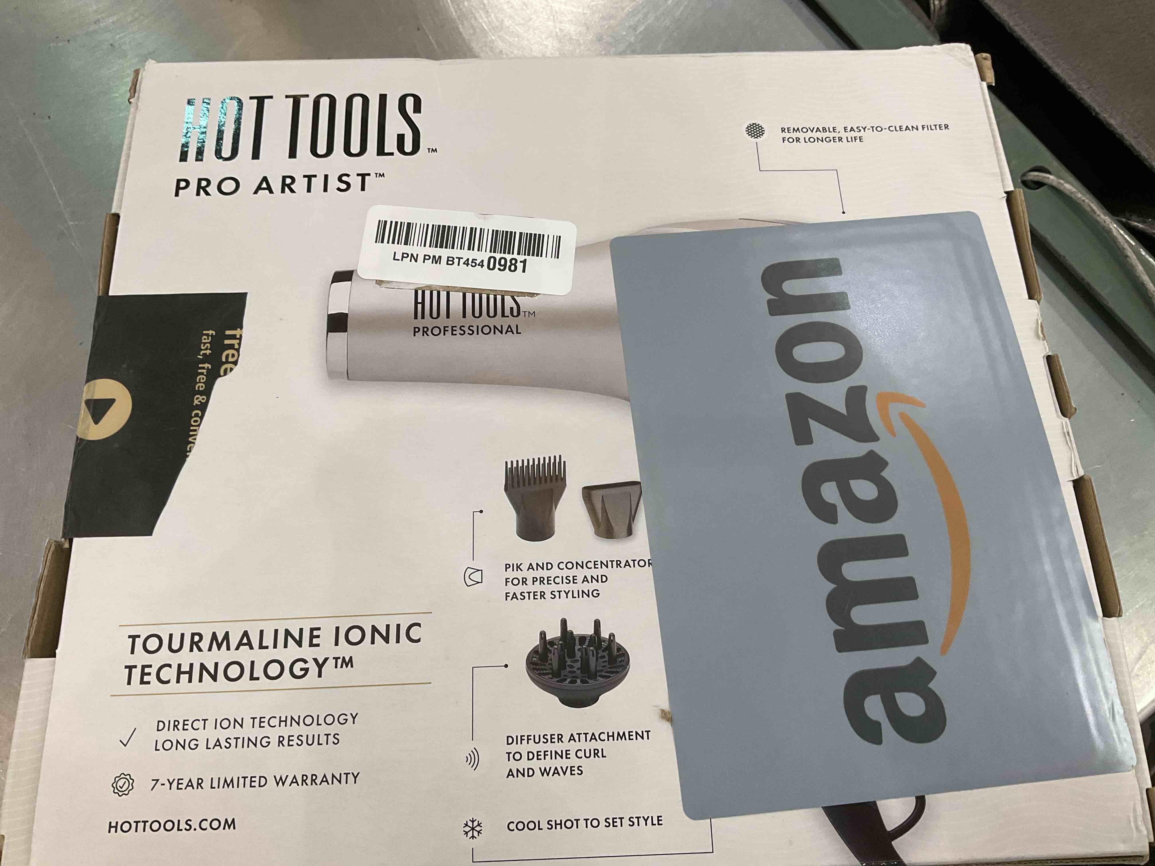 https://s3.amazonaws.com/lotting-images-prod/BargainHunt/EXS01282236_1715885605193.jpeg