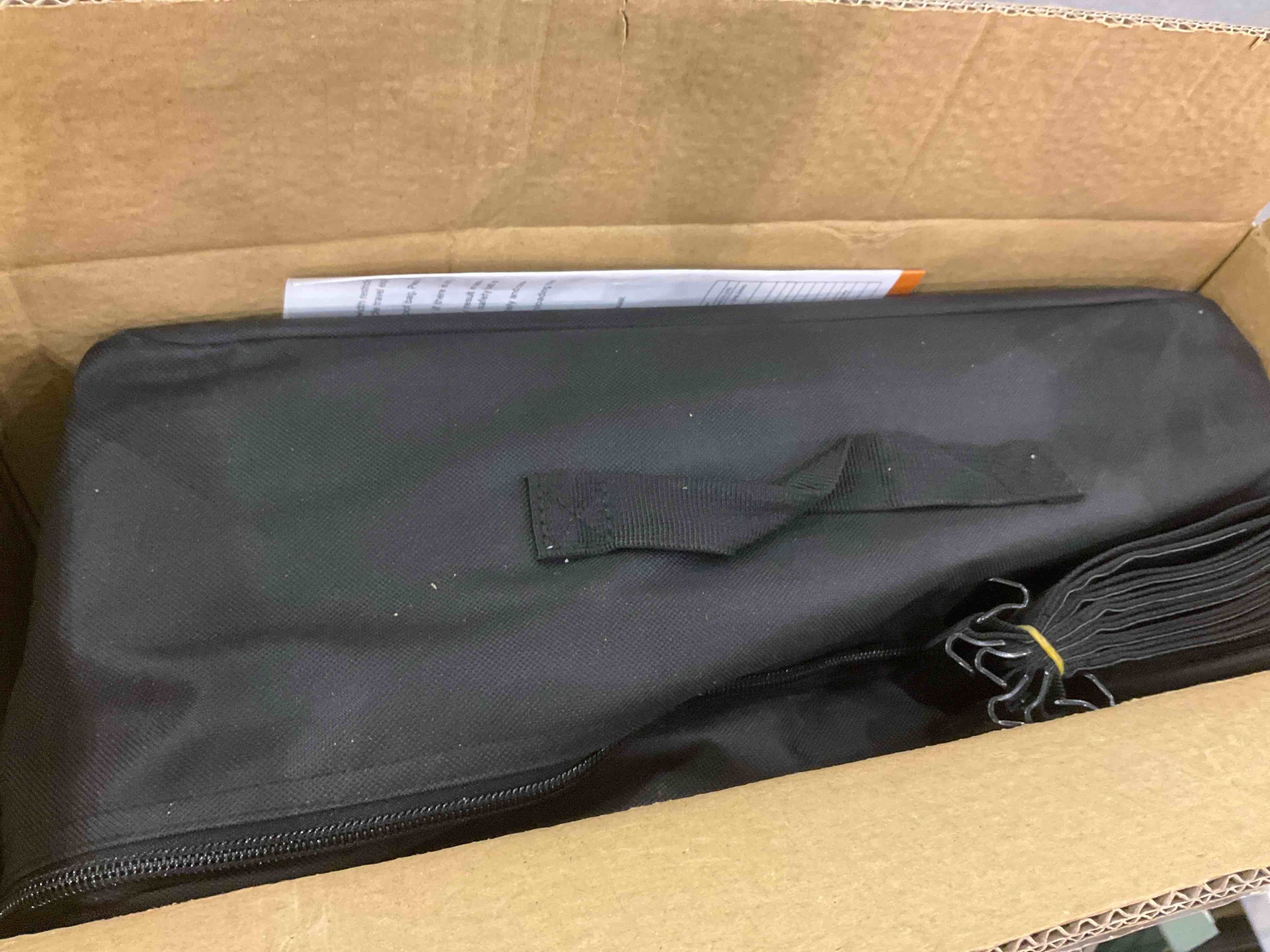 https://s3.amazonaws.com/lotting-images-prod/BargainHunt/EXS01282247_1715944431639.jpeg
