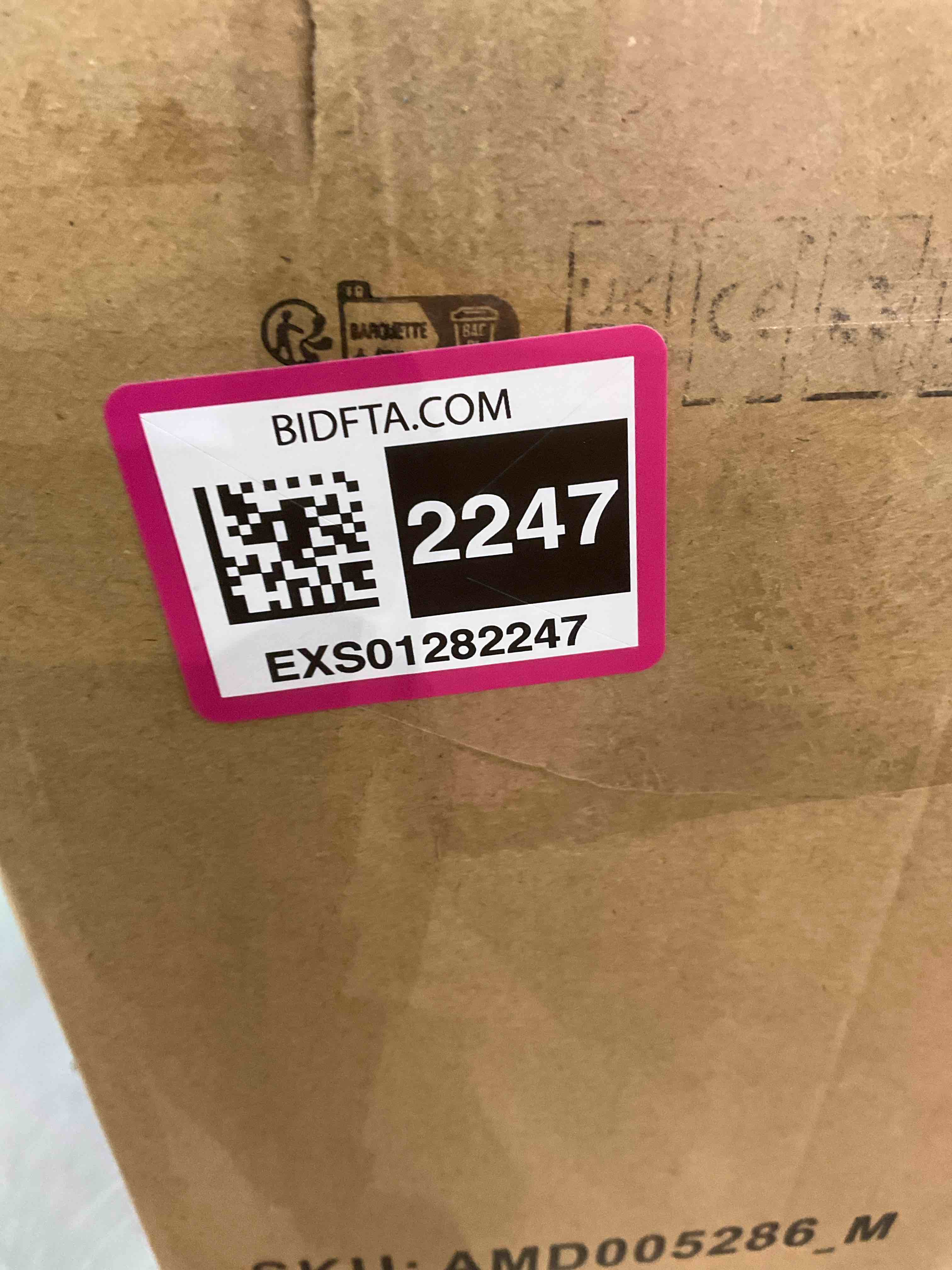https://s3.amazonaws.com/lotting-images-prod/BargainHunt/EXS01282247_1715944486910.jpeg