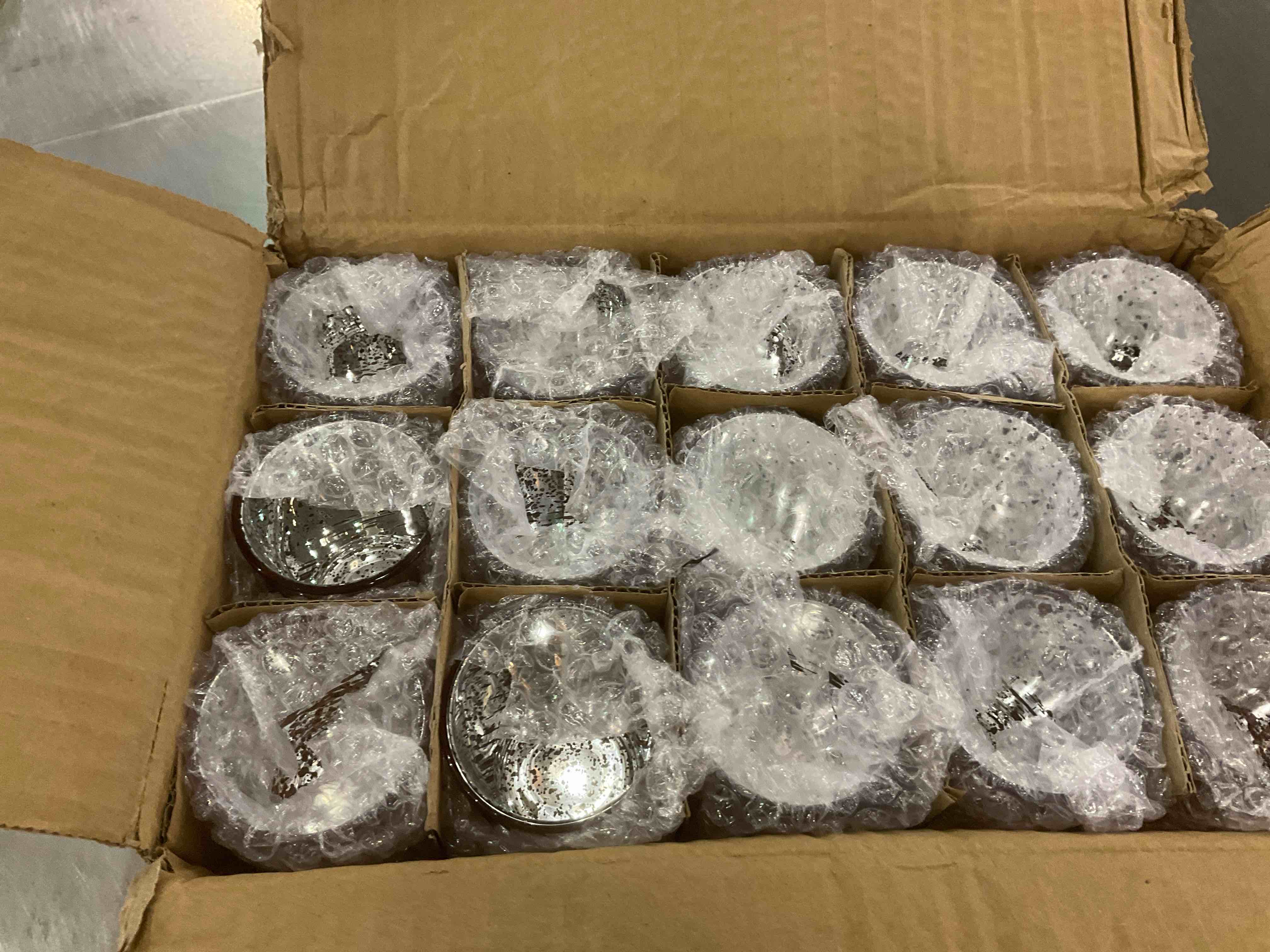 https://s3.amazonaws.com/lotting-images-prod/BargainHunt/EXS01282332_1715958102839.jpeg