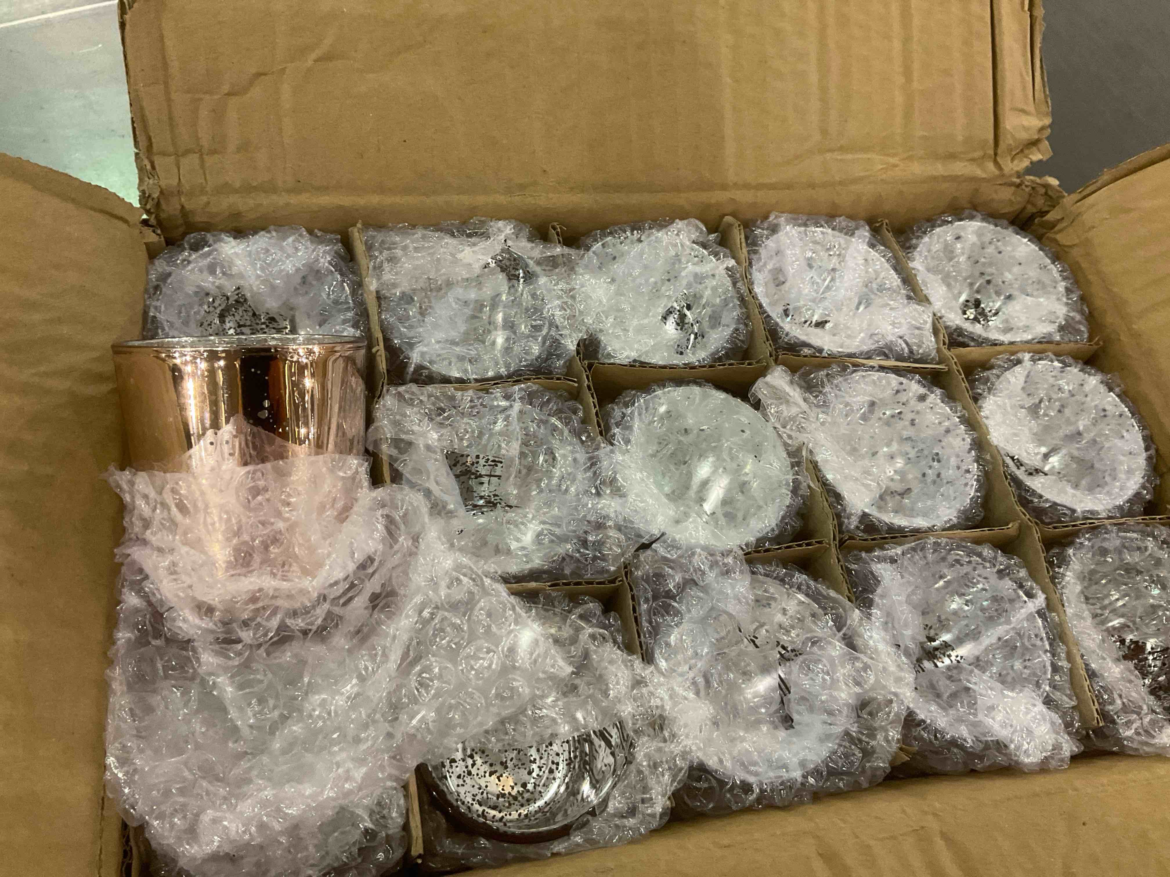 https://s3.amazonaws.com/lotting-images-prod/BargainHunt/EXS01282332_1715958113362.jpeg