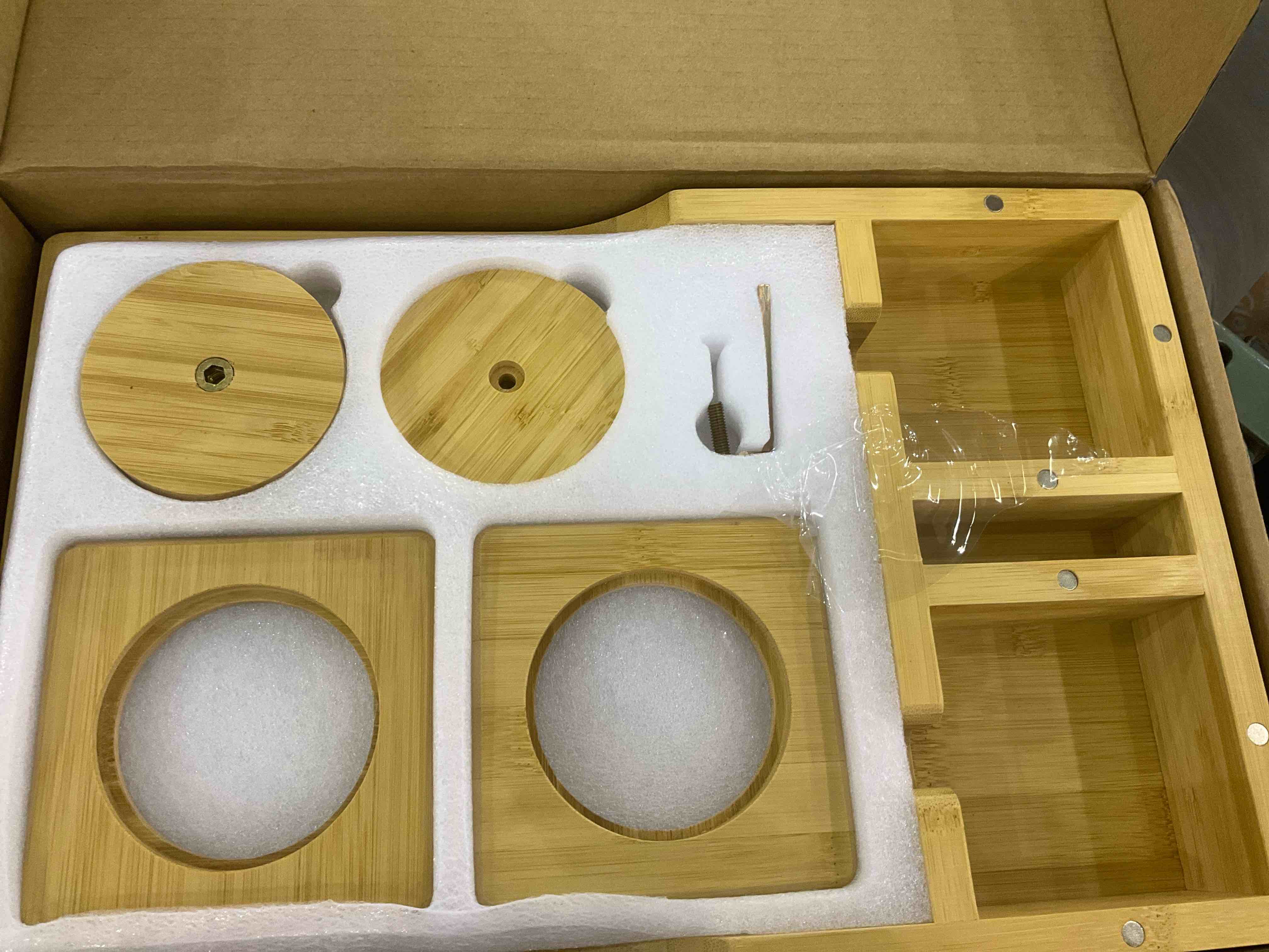 https://s3.amazonaws.com/lotting-images-prod/BargainHunt/EXS01282365_1715965186133.jpeg
