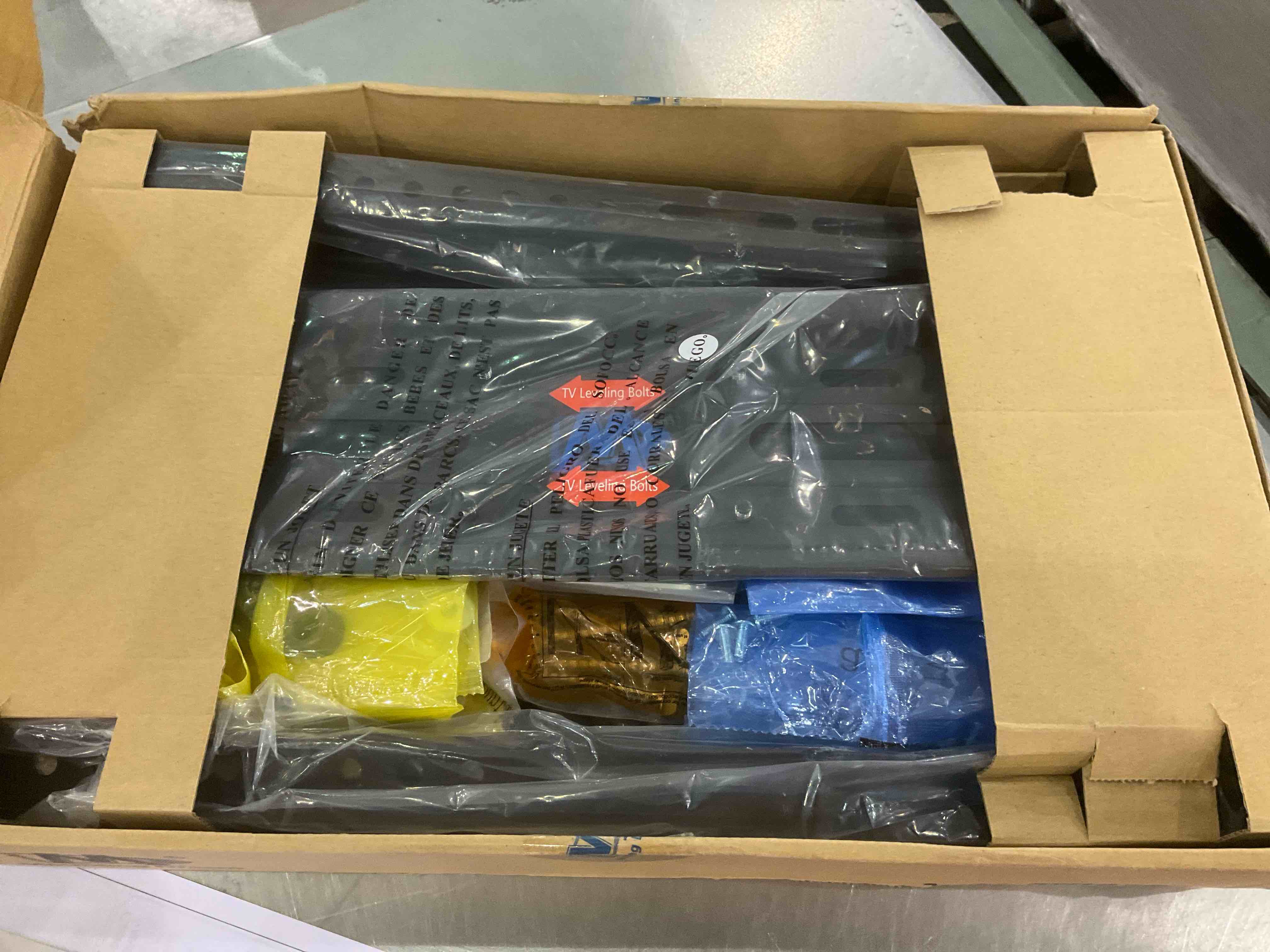https://s3.amazonaws.com/lotting-images-prod/BargainHunt/EXS01282366_1715965288035.jpeg