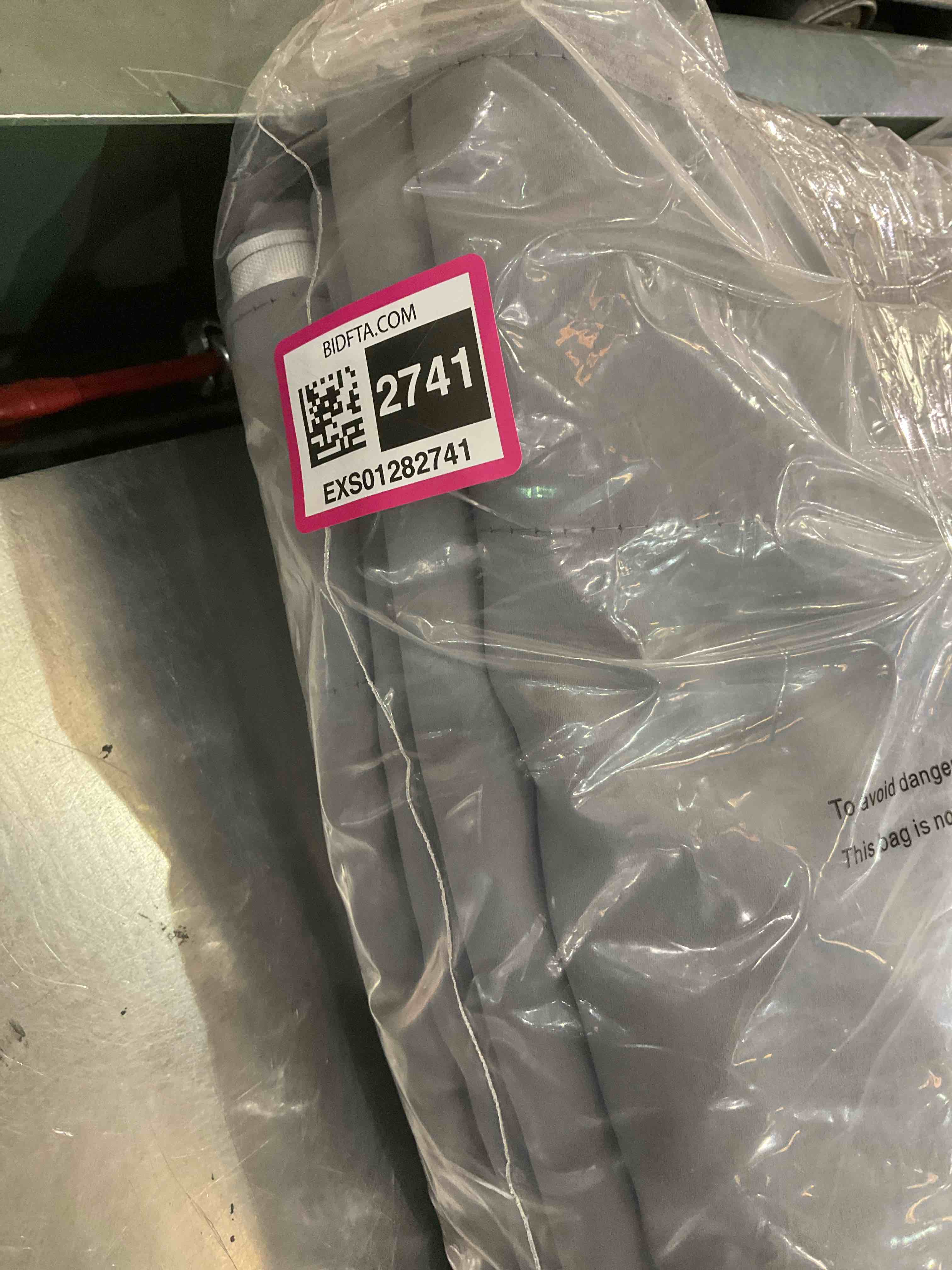 https://s3.amazonaws.com/lotting-images-prod/BargainHunt/EXS01282741_1712239586457.jpeg