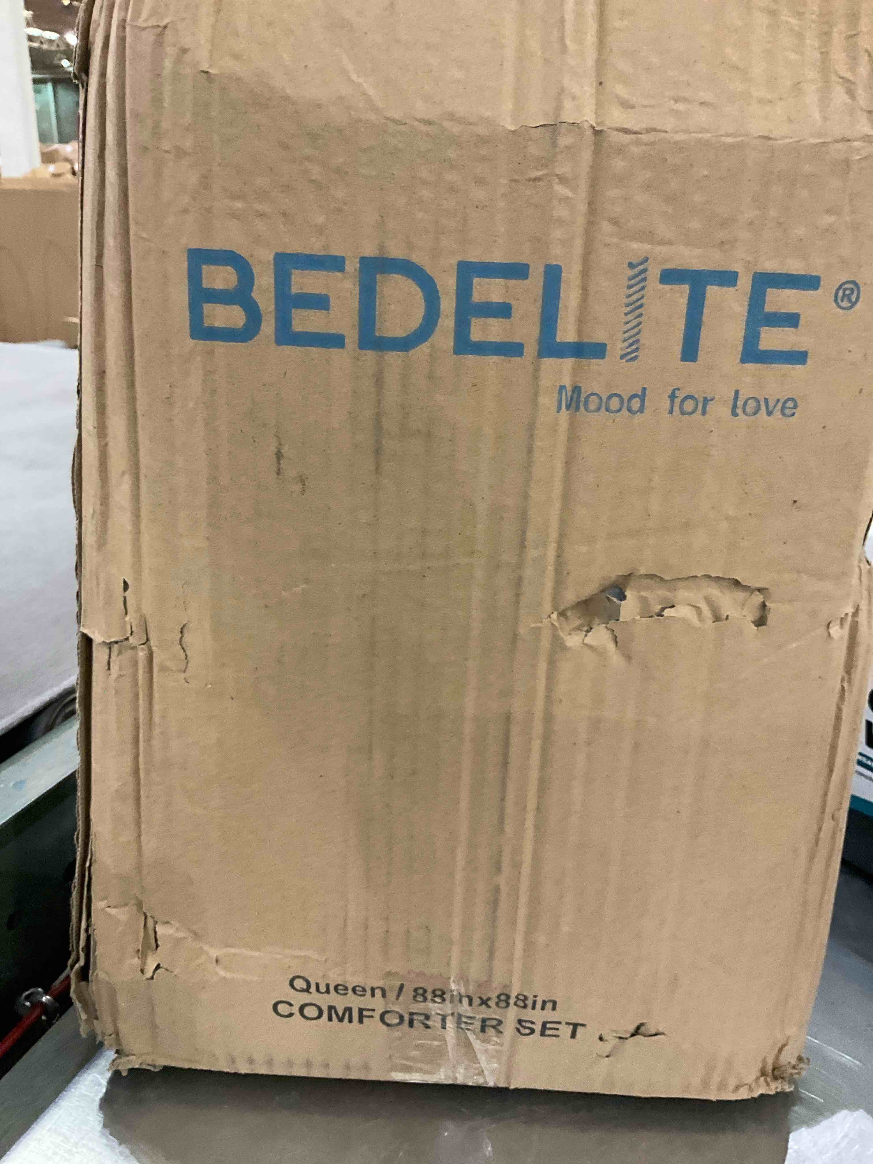 https://s3.amazonaws.com/lotting-images-prod/BargainHunt/EXS01282925_1712326000202.jpeg