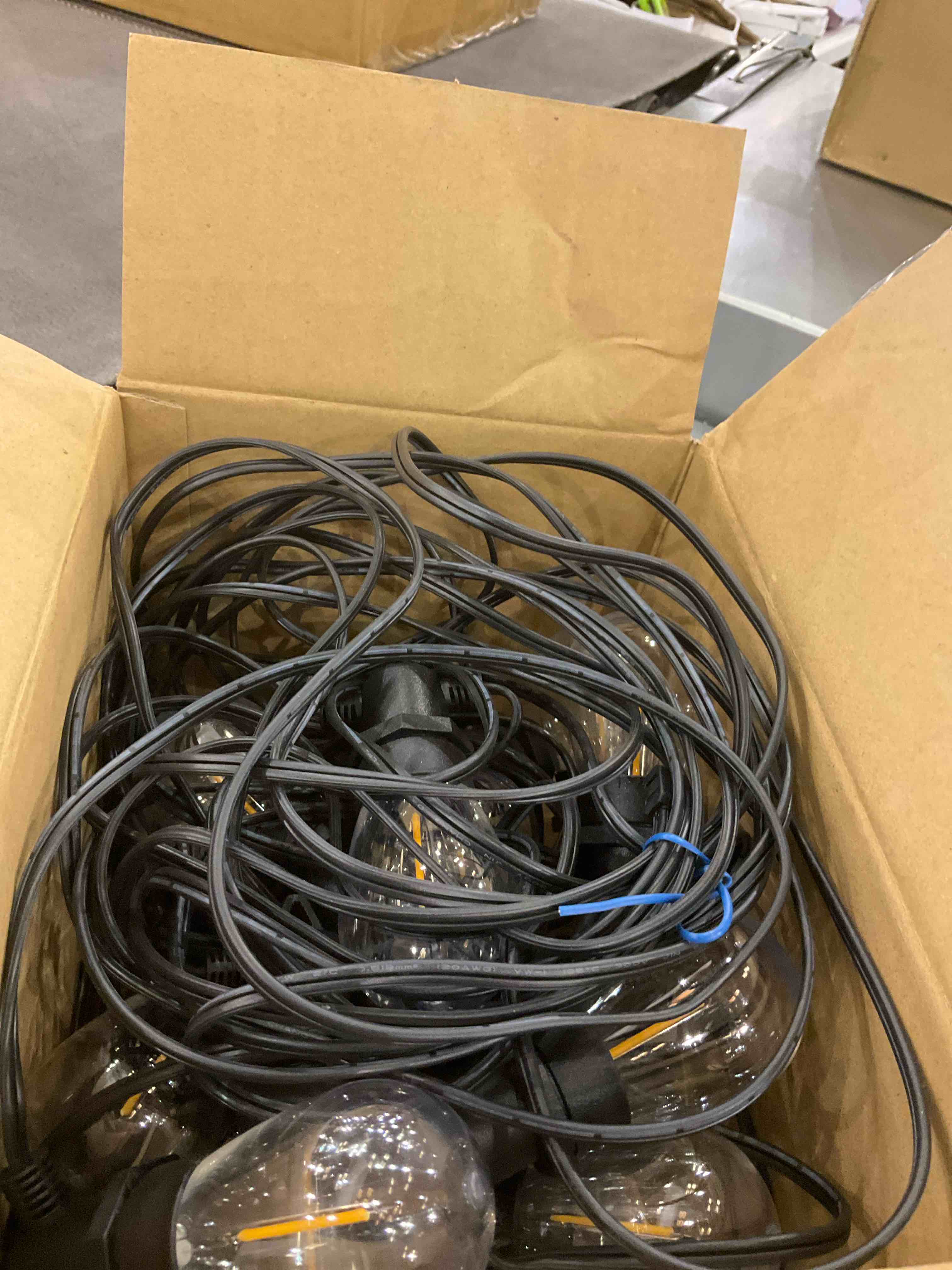 https://s3.amazonaws.com/lotting-images-prod/BargainHunt/EXS01282975_1712331542449.jpeg