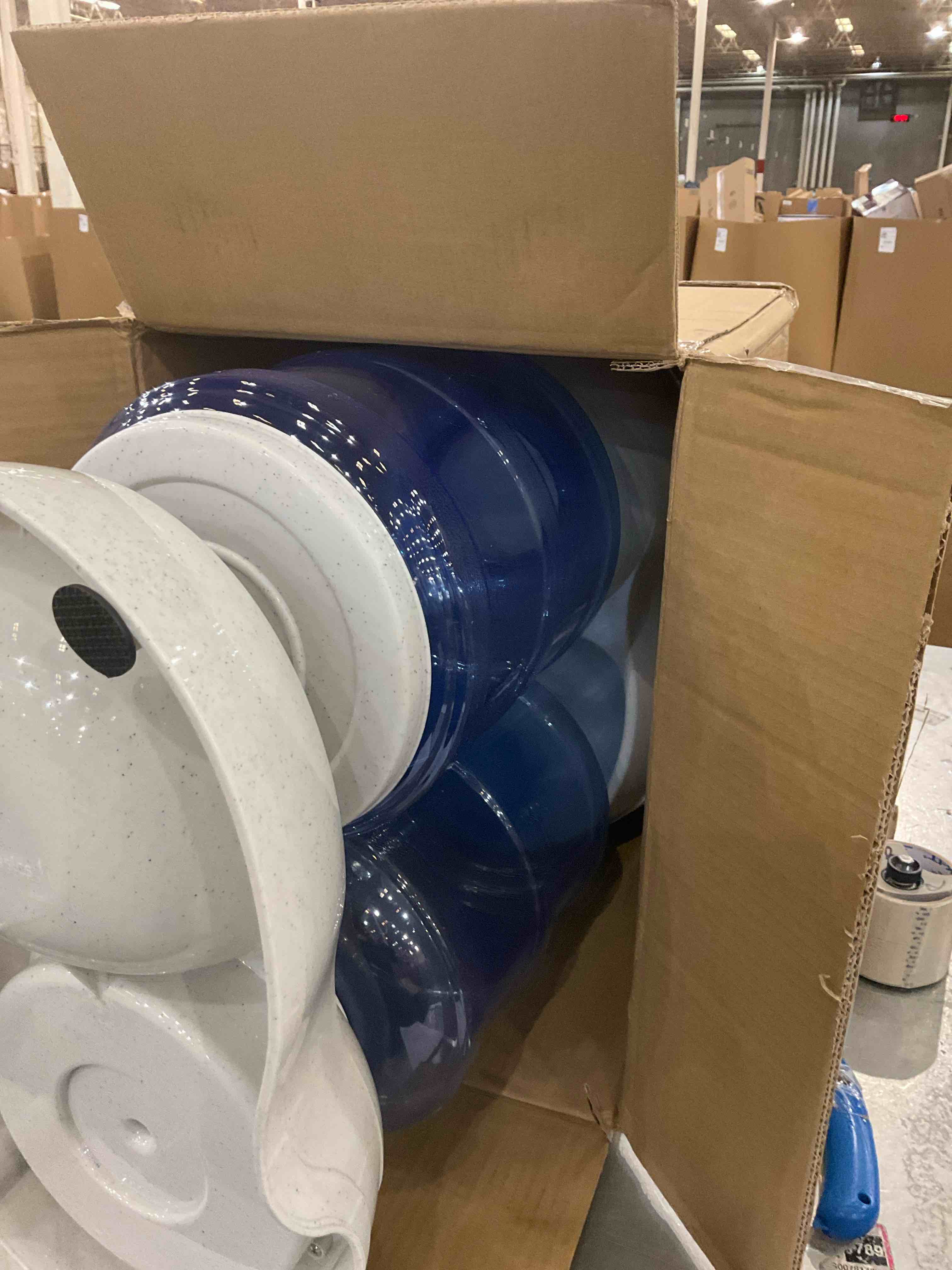 https://s3.amazonaws.com/lotting-images-prod/BargainHunt/EXS01283001_1712588505550.jpeg