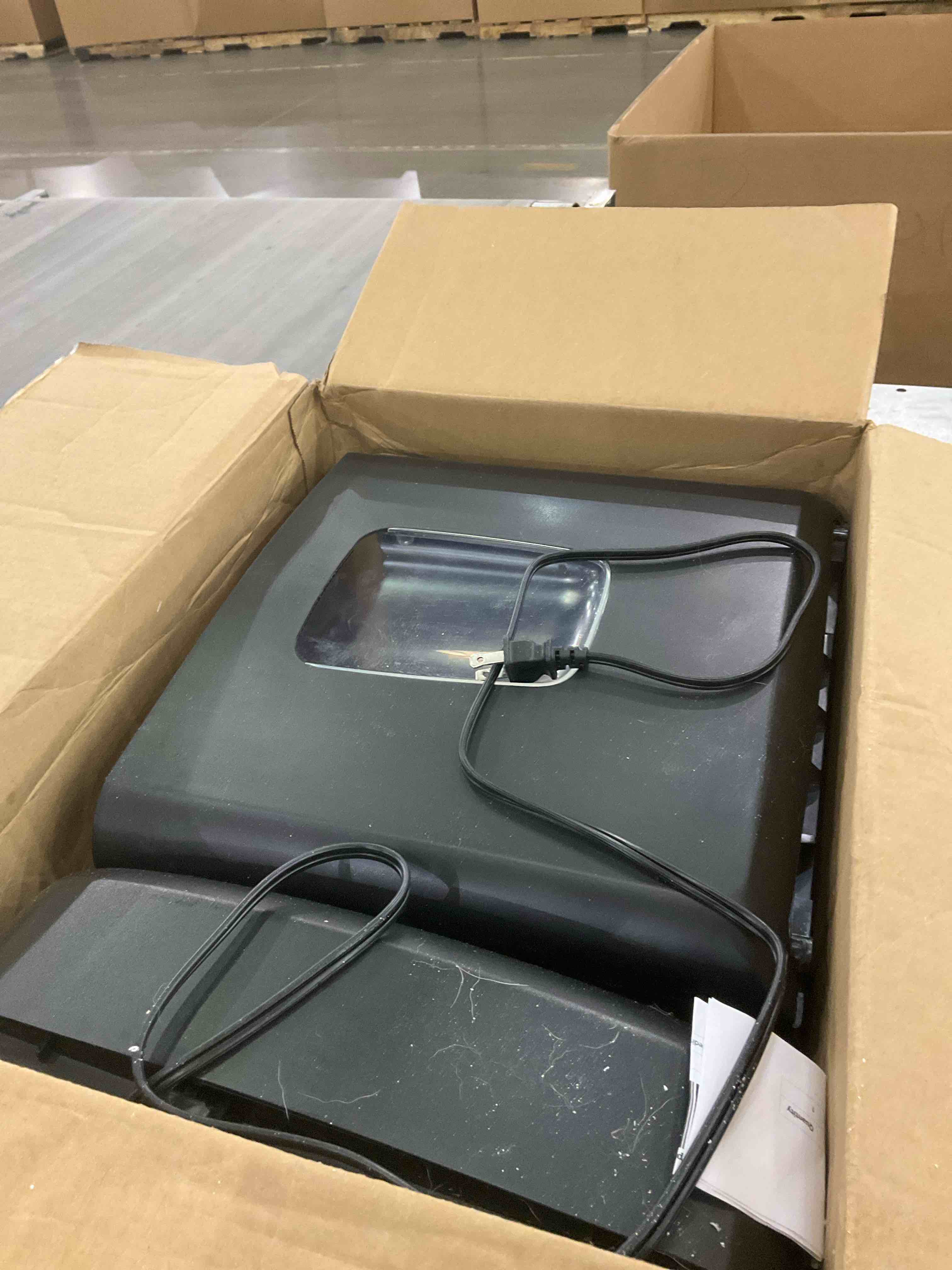 Amazon Basics Micro Cut Paper Shredder, CD, and Credit Card Shredder, 8 Sheet (New Model), Black