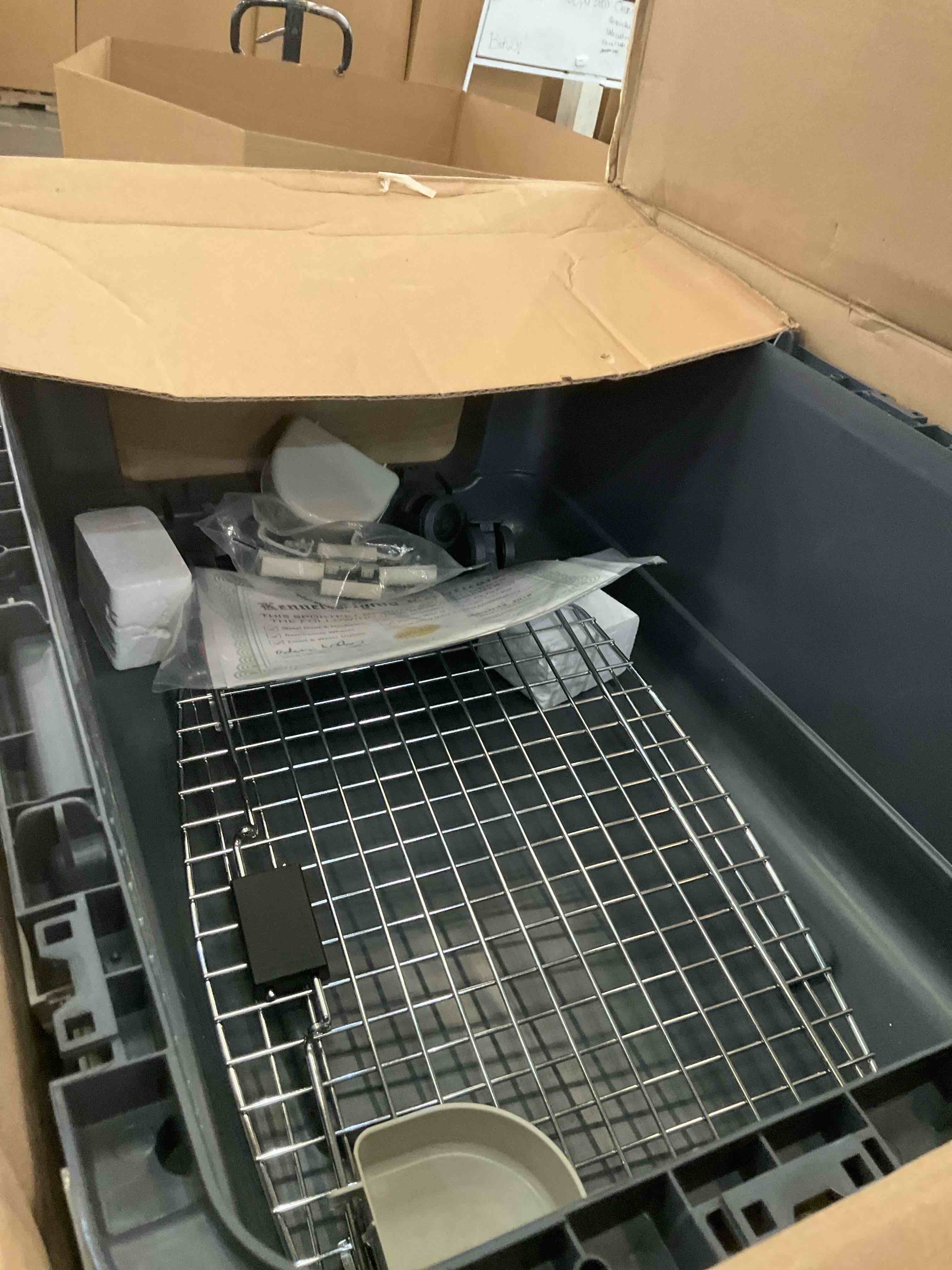 https://s3.amazonaws.com/lotting-images-prod/BargainHunt/EXS01283025_1712591130208.jpeg