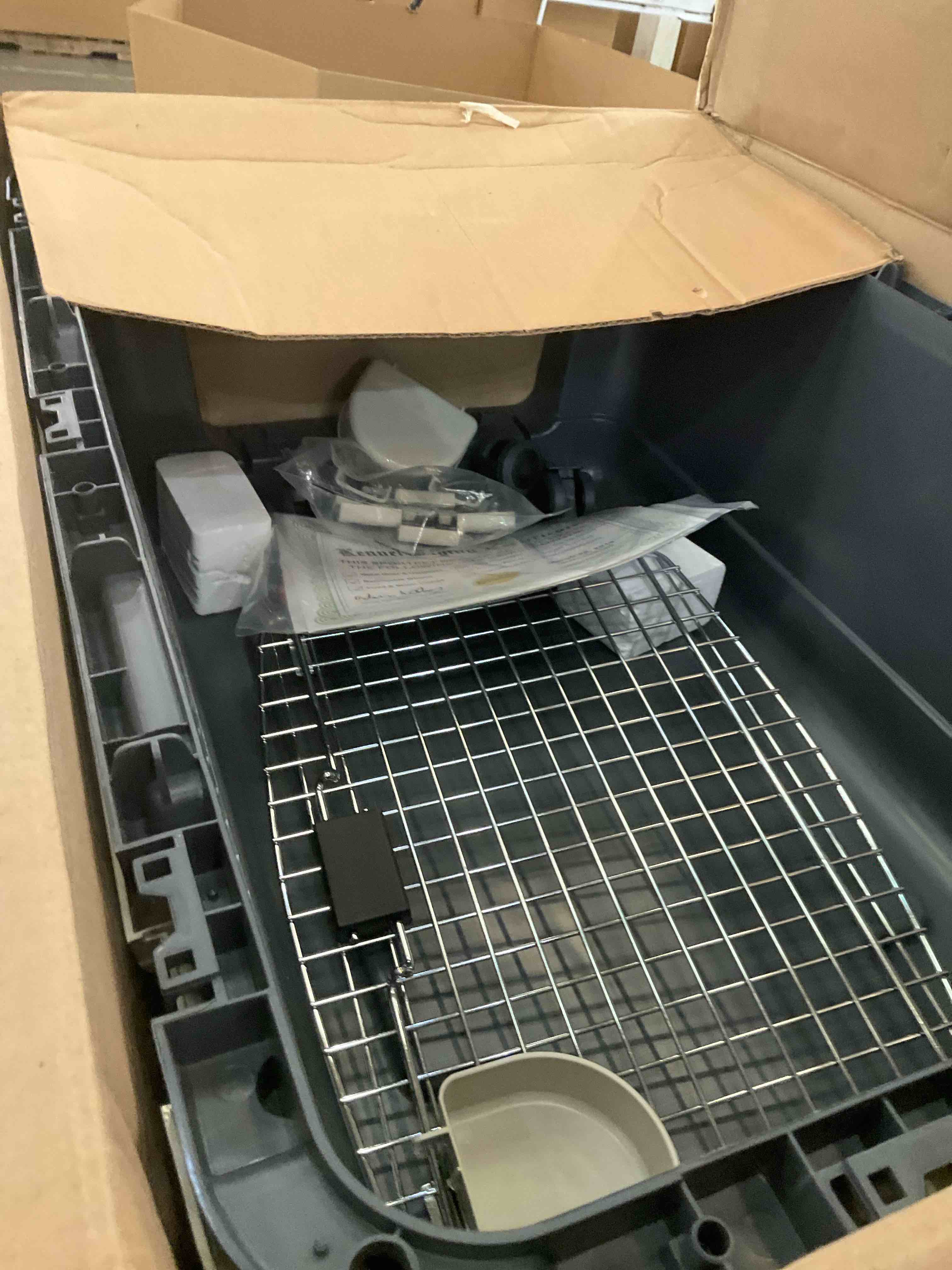 https://s3.amazonaws.com/lotting-images-prod/BargainHunt/EXS01283025_1712591131055.jpeg