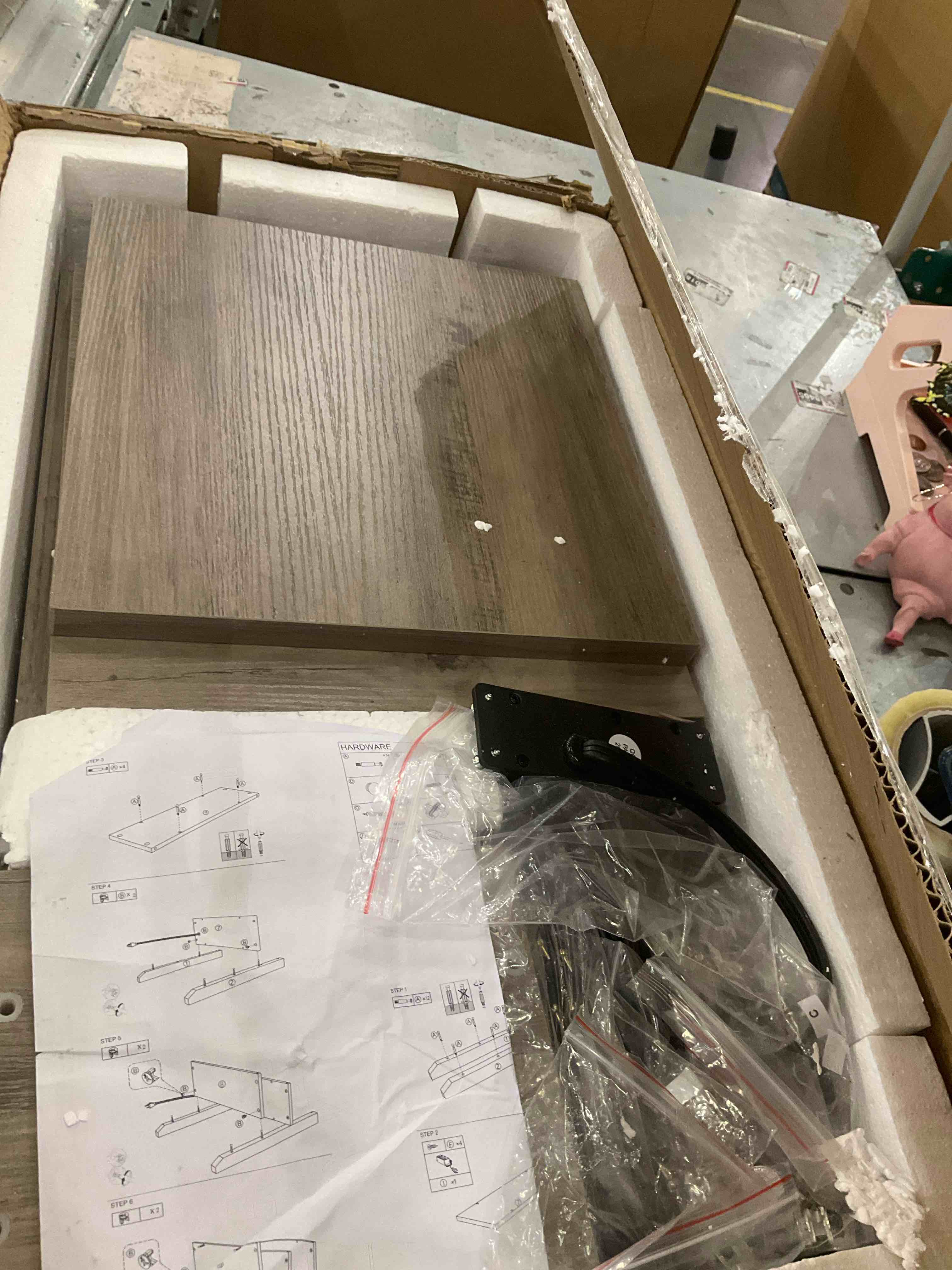 https://s3.amazonaws.com/lotting-images-prod/BargainHunt/EXS01283058_1712597028898.jpeg