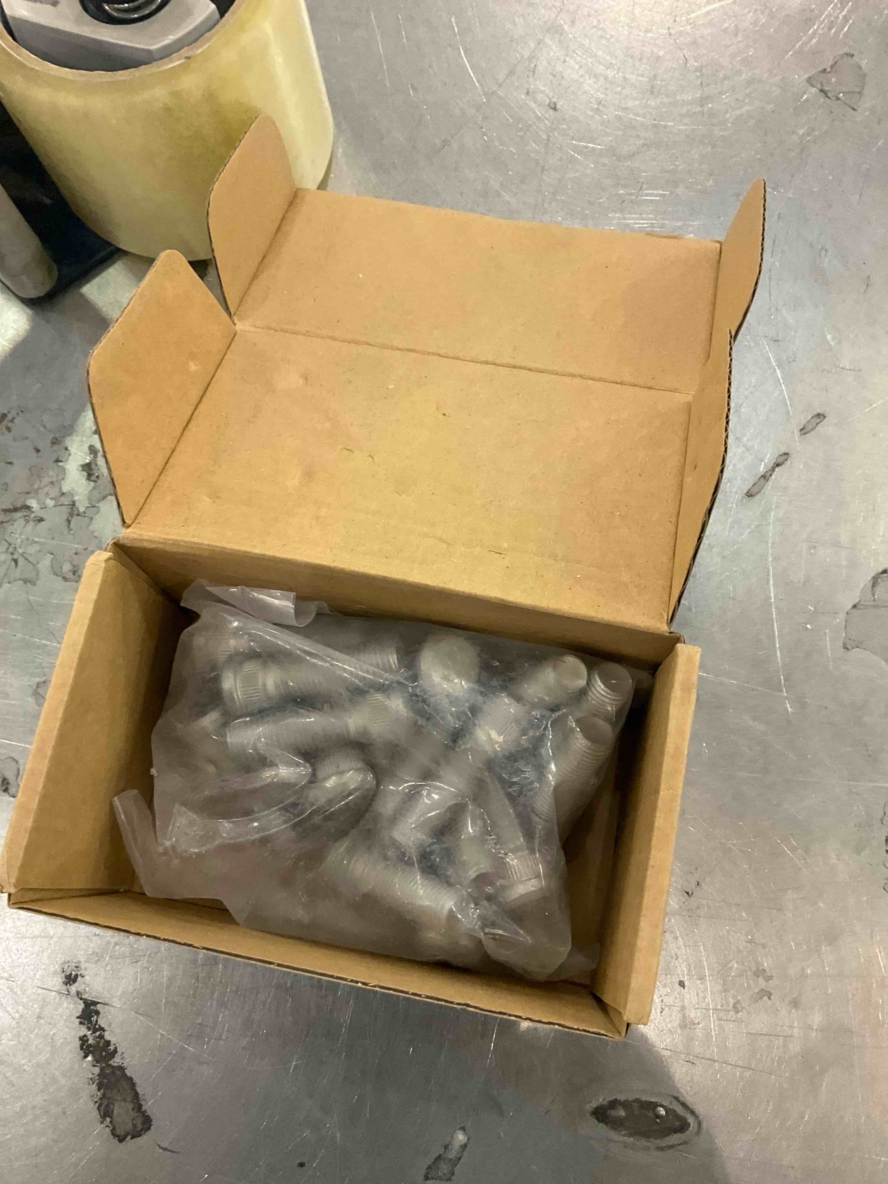 https://s3.amazonaws.com/lotting-images-prod/BargainHunt/EXS01283218_1712677937430.jpeg