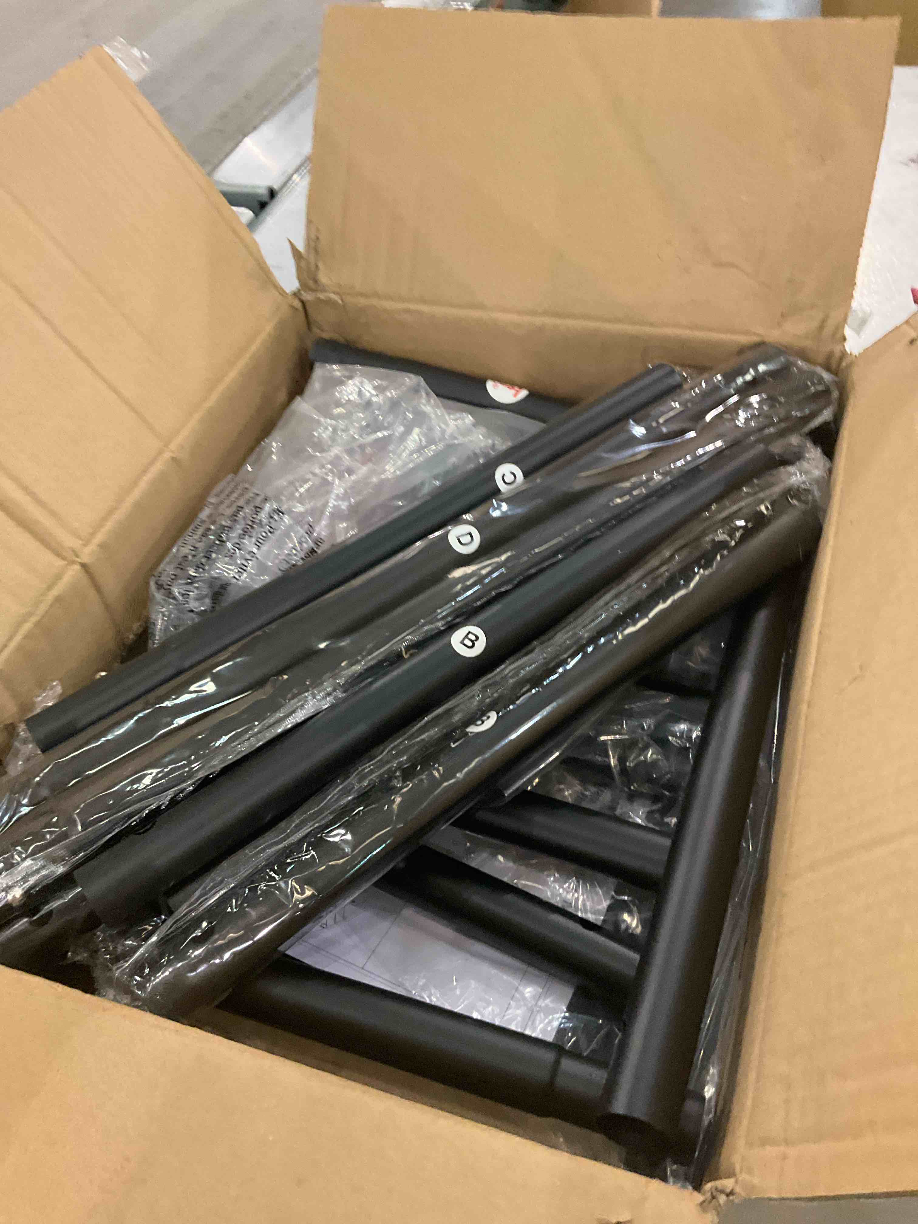 https://s3.amazonaws.com/lotting-images-prod/BargainHunt/EXS01283258_1712684489136.jpeg