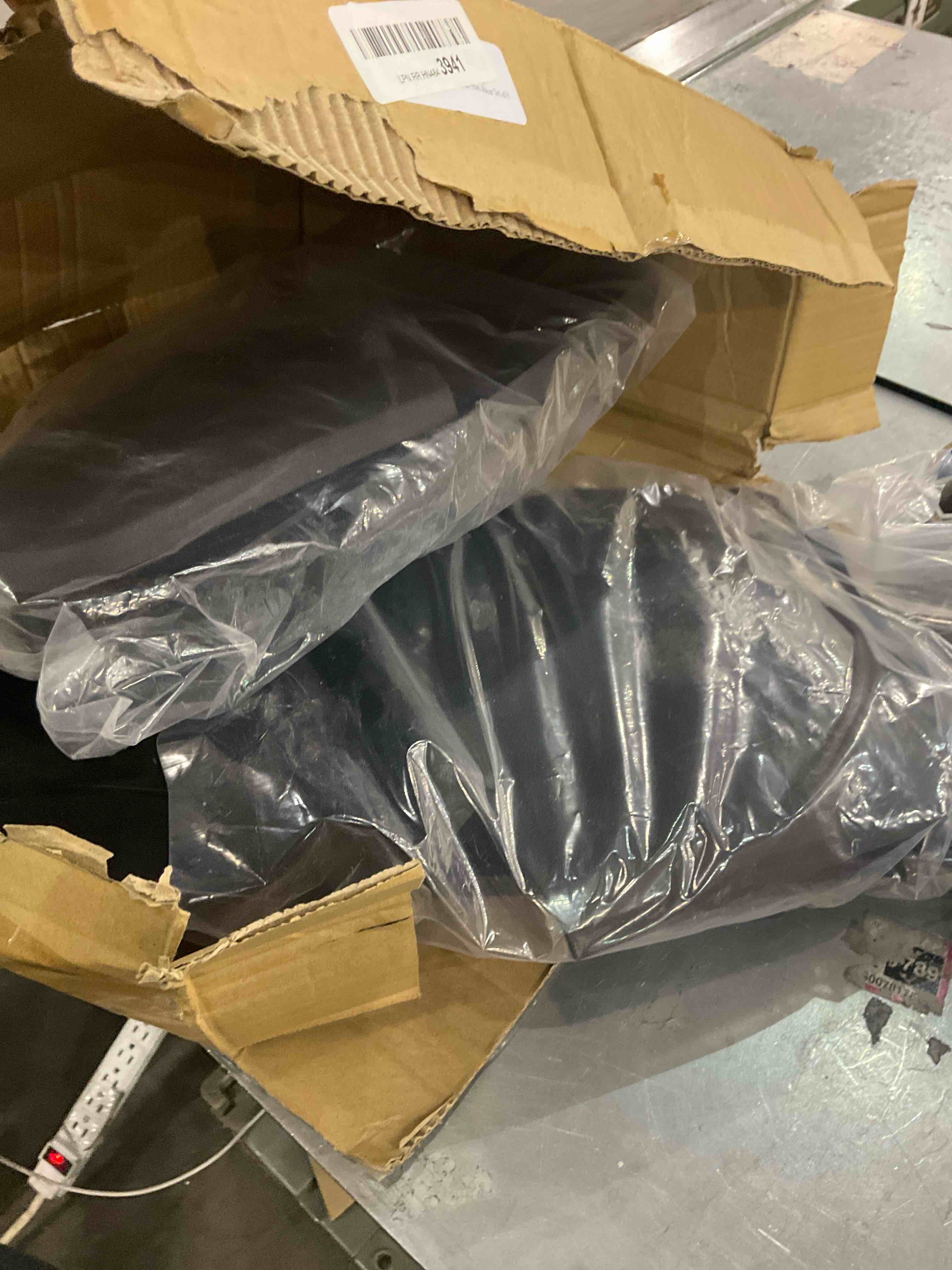 https://s3.amazonaws.com/lotting-images-prod/BargainHunt/EXS01283314_1712749223626.jpeg