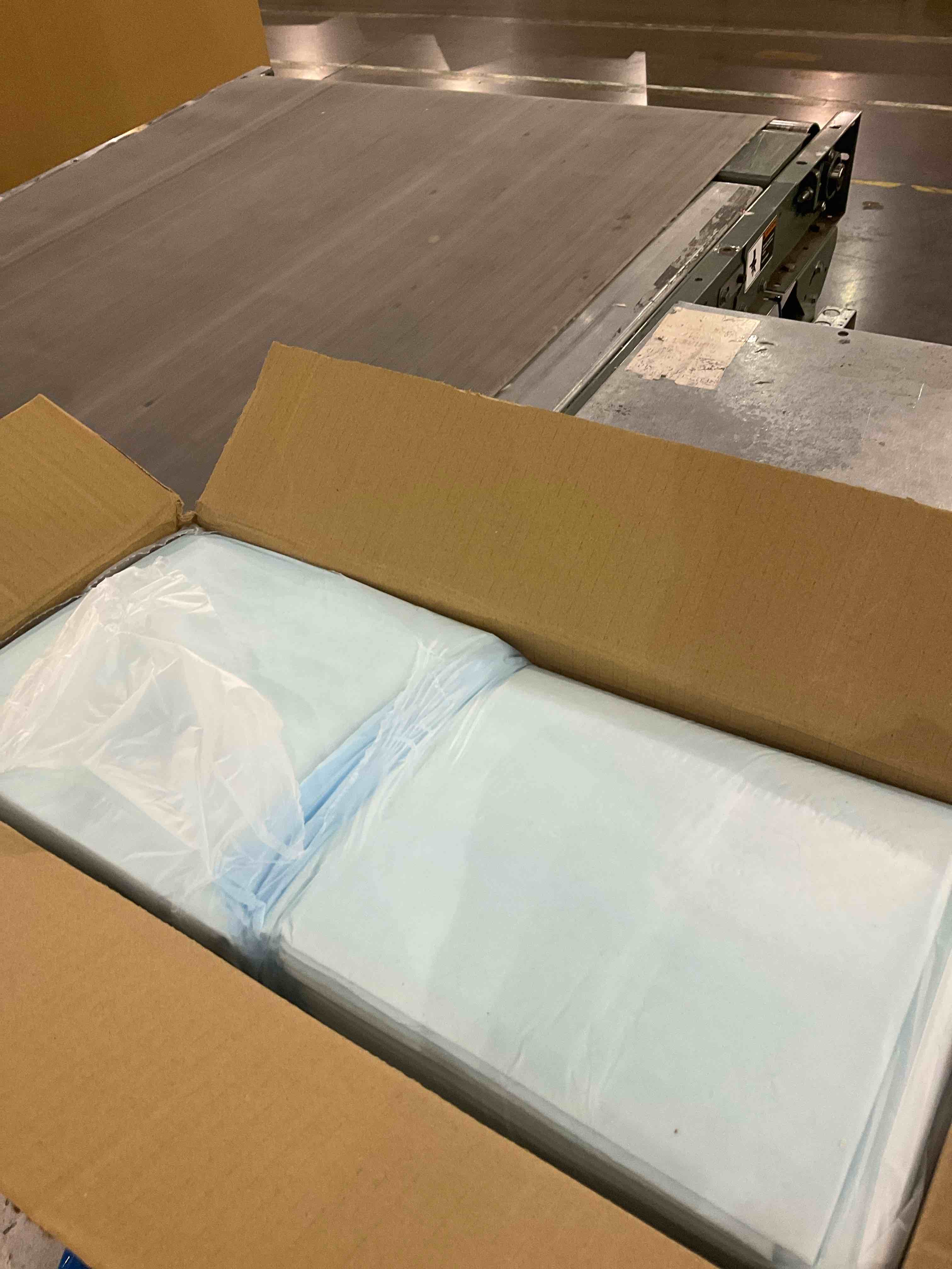 https://s3.amazonaws.com/lotting-images-prod/BargainHunt/EXS01283320_1712750069837.jpeg