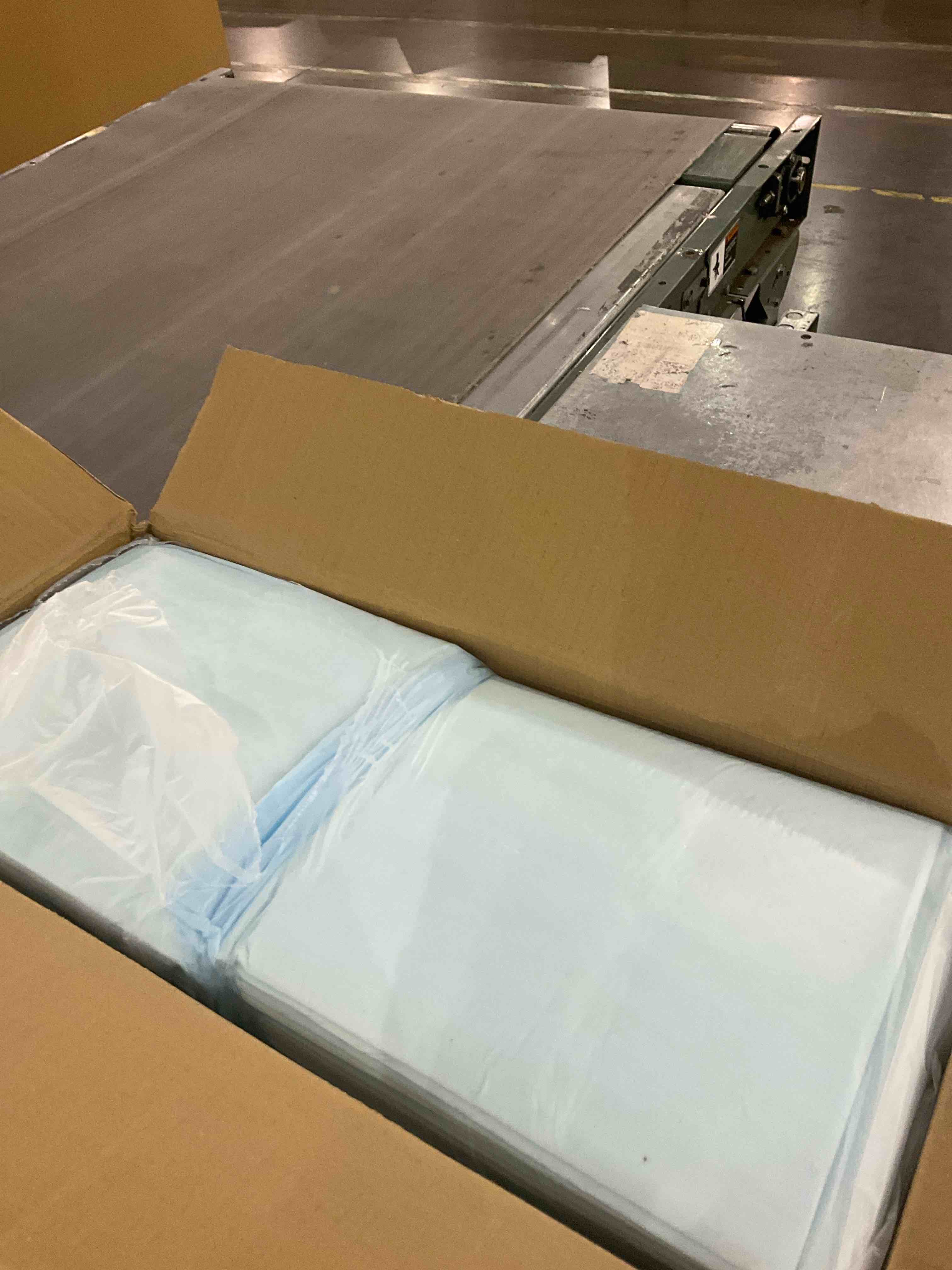 https://s3.amazonaws.com/lotting-images-prod/BargainHunt/EXS01283320_1712750070942.jpeg