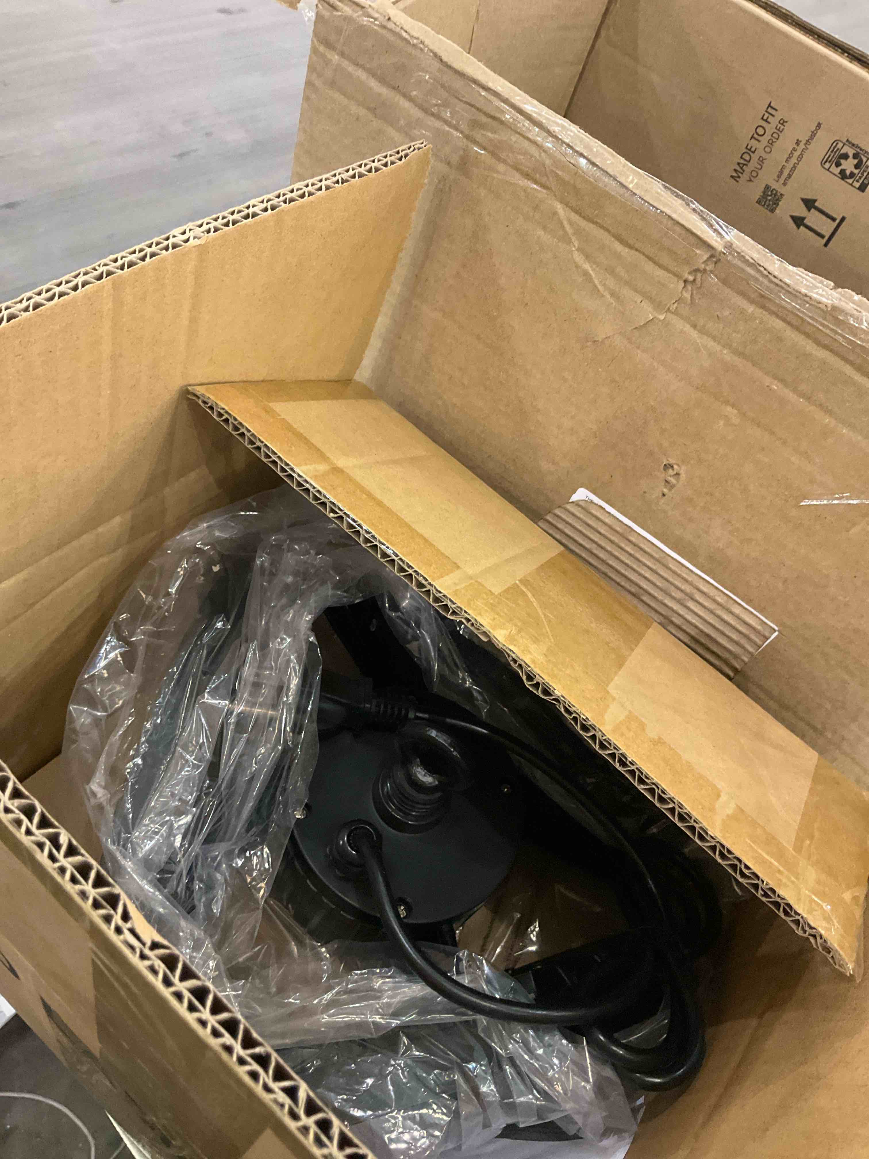 https://s3.amazonaws.com/lotting-images-prod/BargainHunt/EXS01283454_1712770848321.jpeg