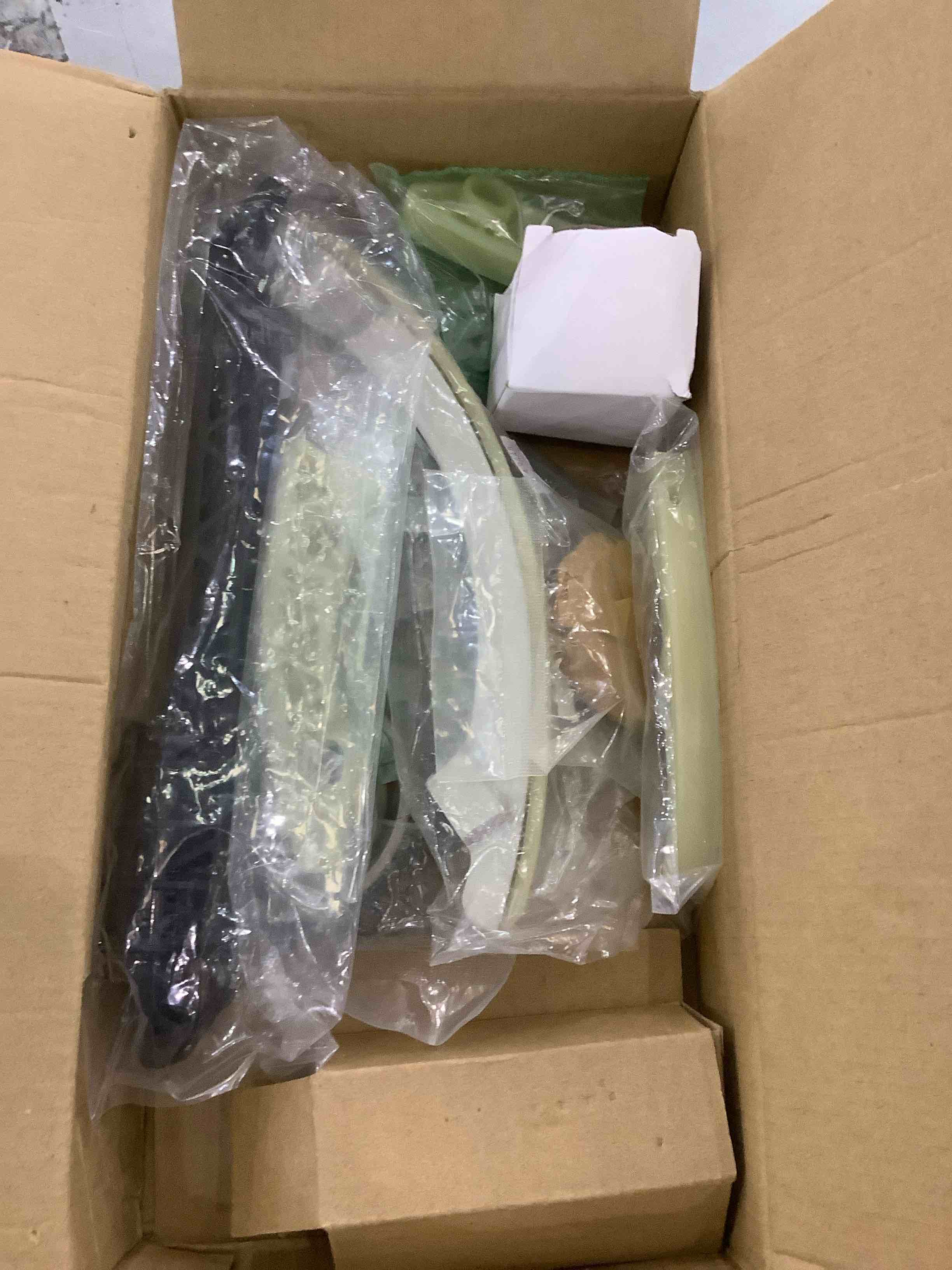 https://s3.amazonaws.com/lotting-images-prod/BargainHunt/EXS01283634_1712342525877.jpeg