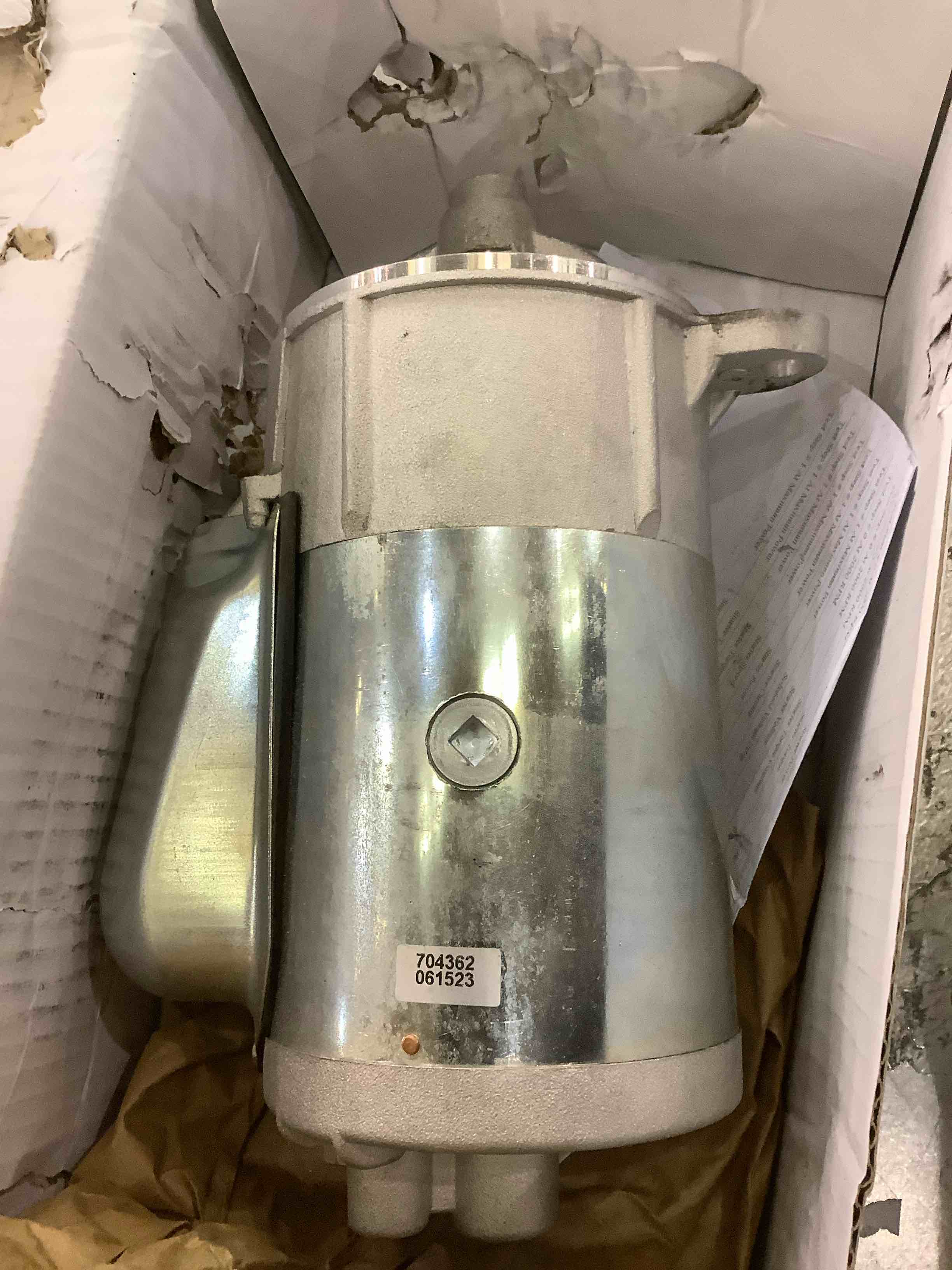 https://s3.amazonaws.com/lotting-images-prod/BargainHunt/EXS01283636_1712342760853.jpeg