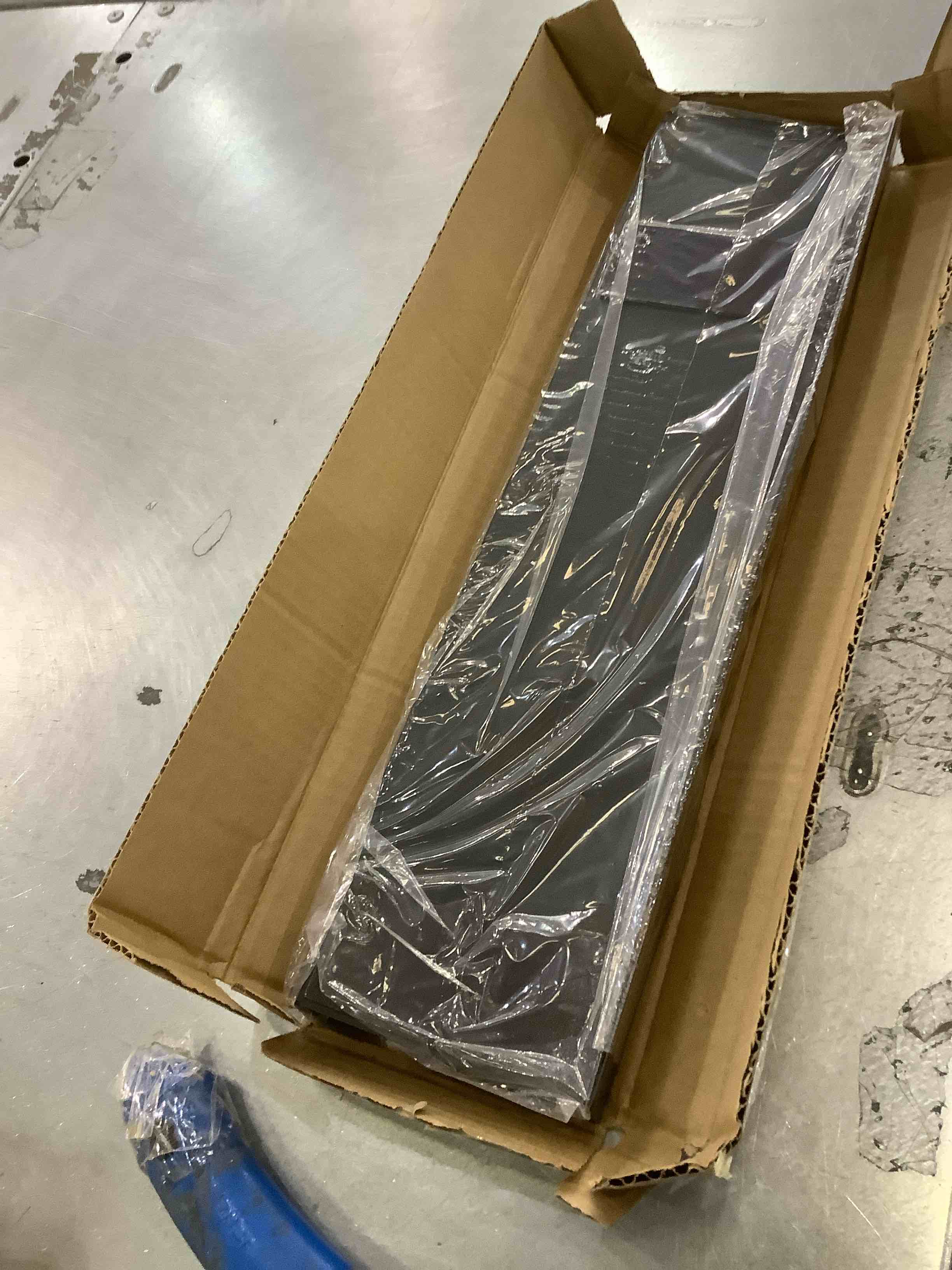 https://s3.amazonaws.com/lotting-images-prod/BargainHunt/EXS01283778_1712677393375.jpeg