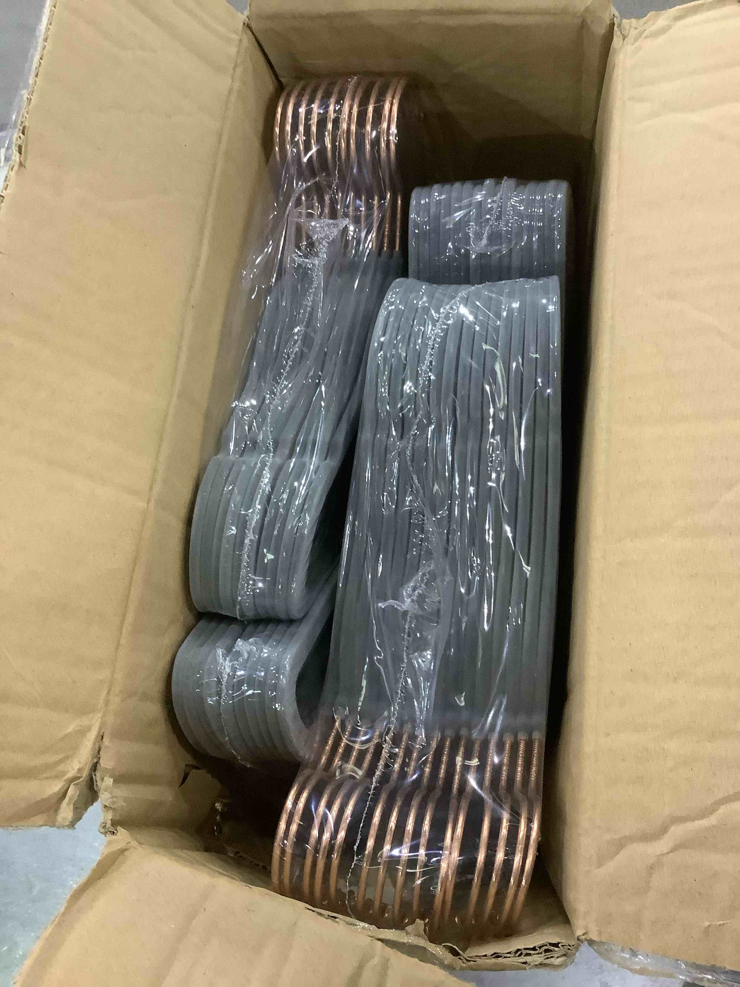 https://s3.amazonaws.com/lotting-images-prod/BargainHunt/EXS01283870_1712752717780.jpeg
