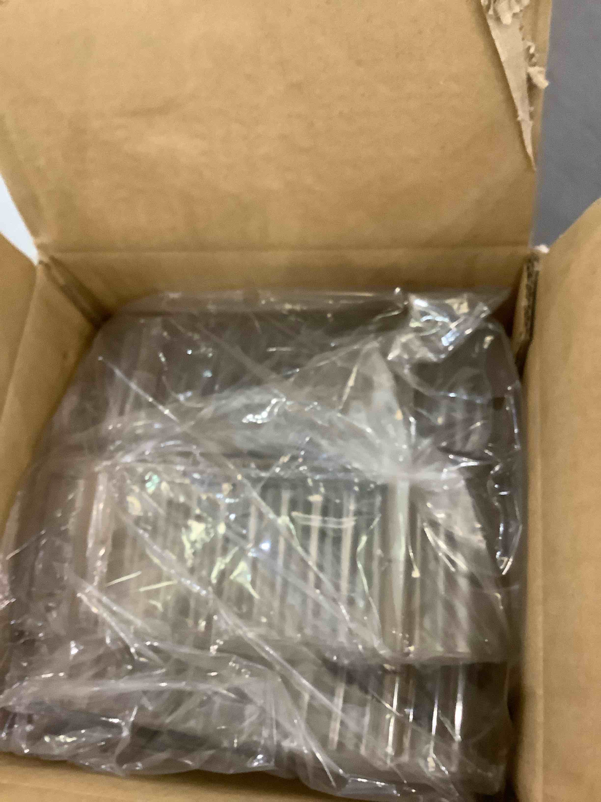 https://s3.amazonaws.com/lotting-images-prod/BargainHunt/EXS01283925_1712763075886.jpeg