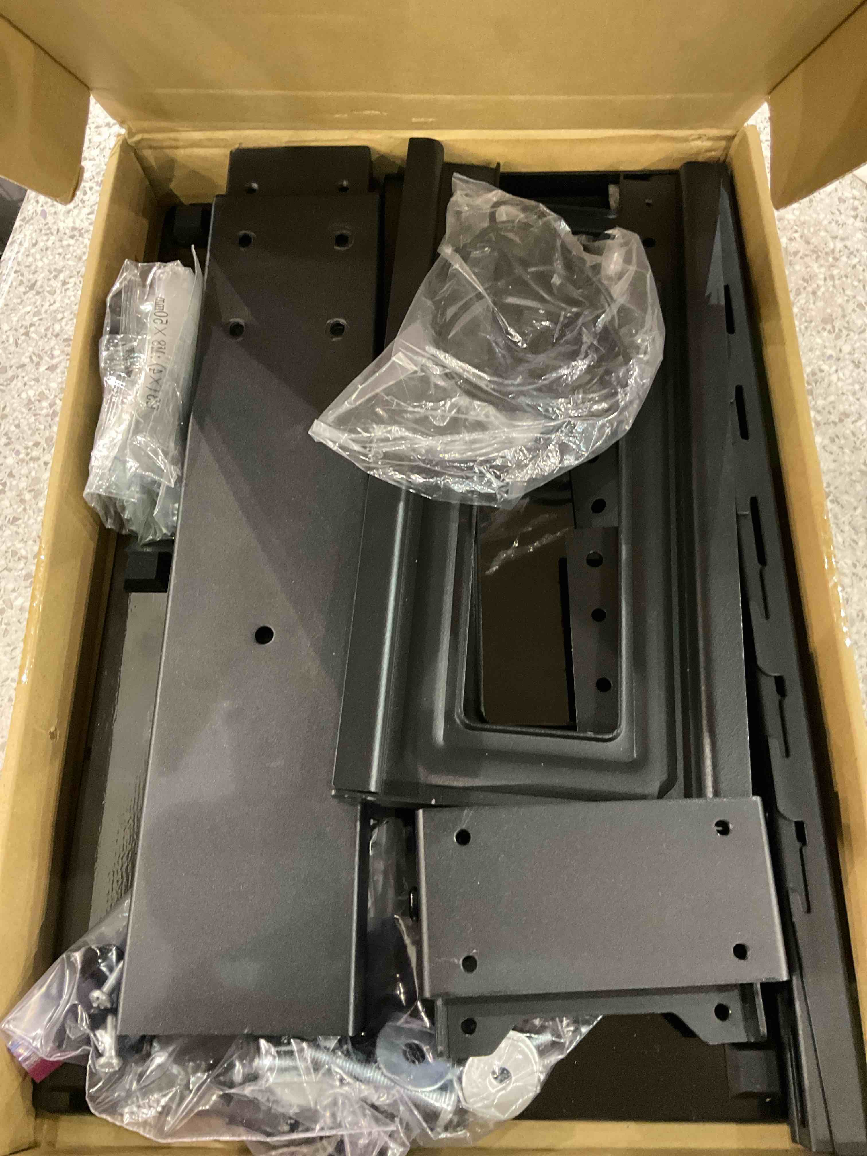 https://s3.amazonaws.com/lotting-images-prod/BargainHunt/EXS01284104_1712748256912.jpeg