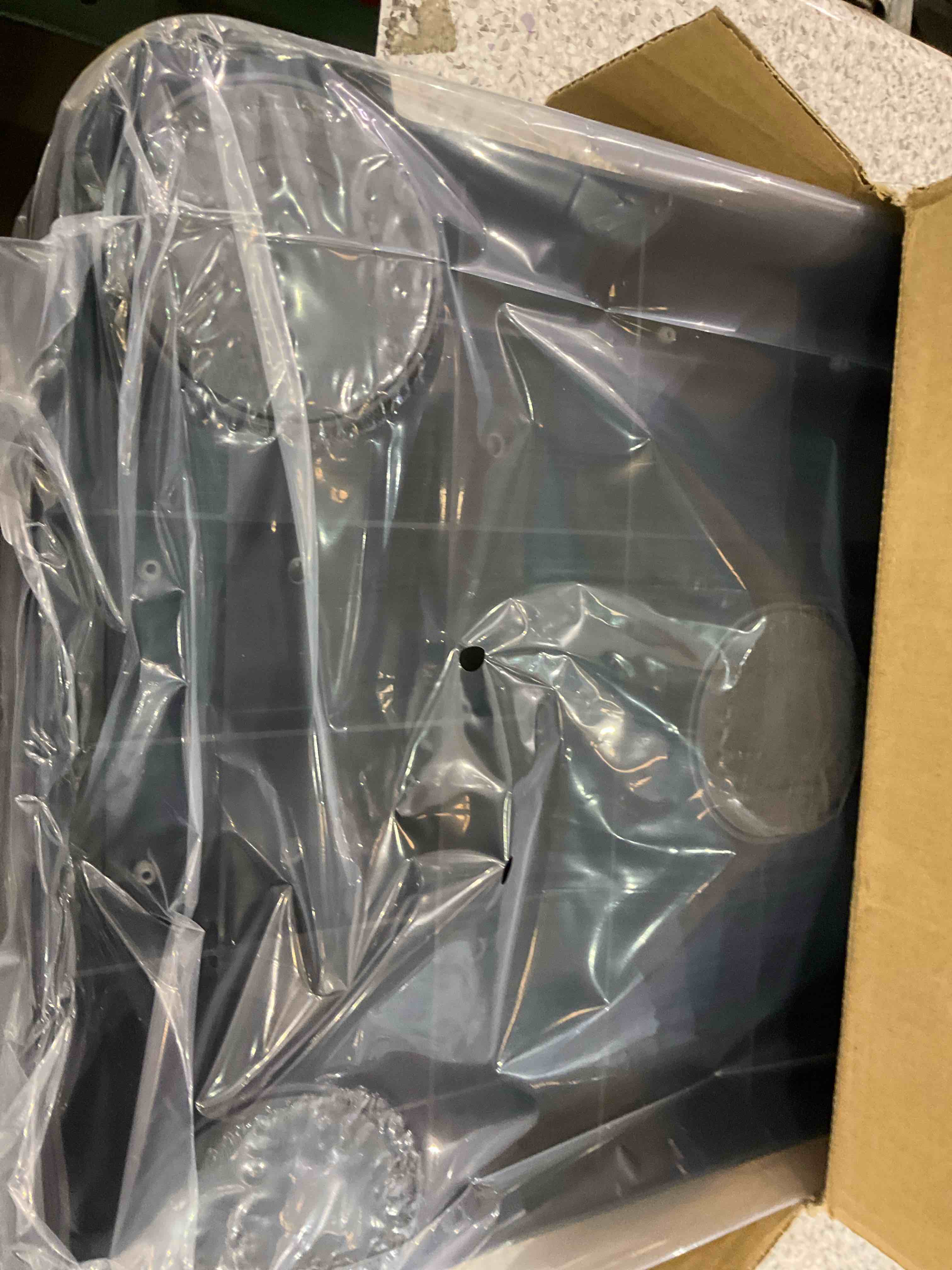 https://s3.amazonaws.com/lotting-images-prod/BargainHunt/EXS01284174_1712760544007.jpeg