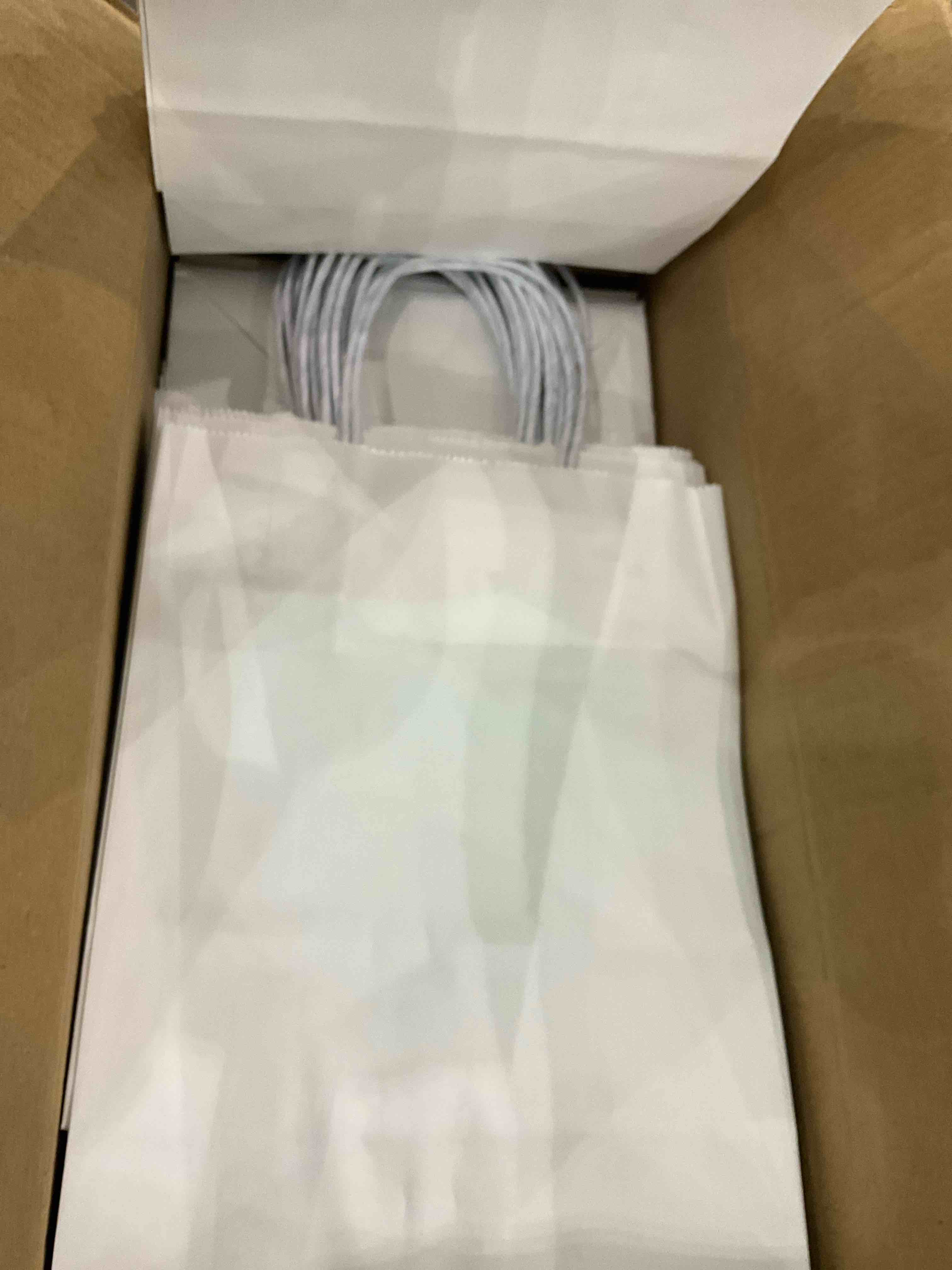 https://s3.amazonaws.com/lotting-images-prod/BargainHunt/EXS01284212_1712768895942.jpeg