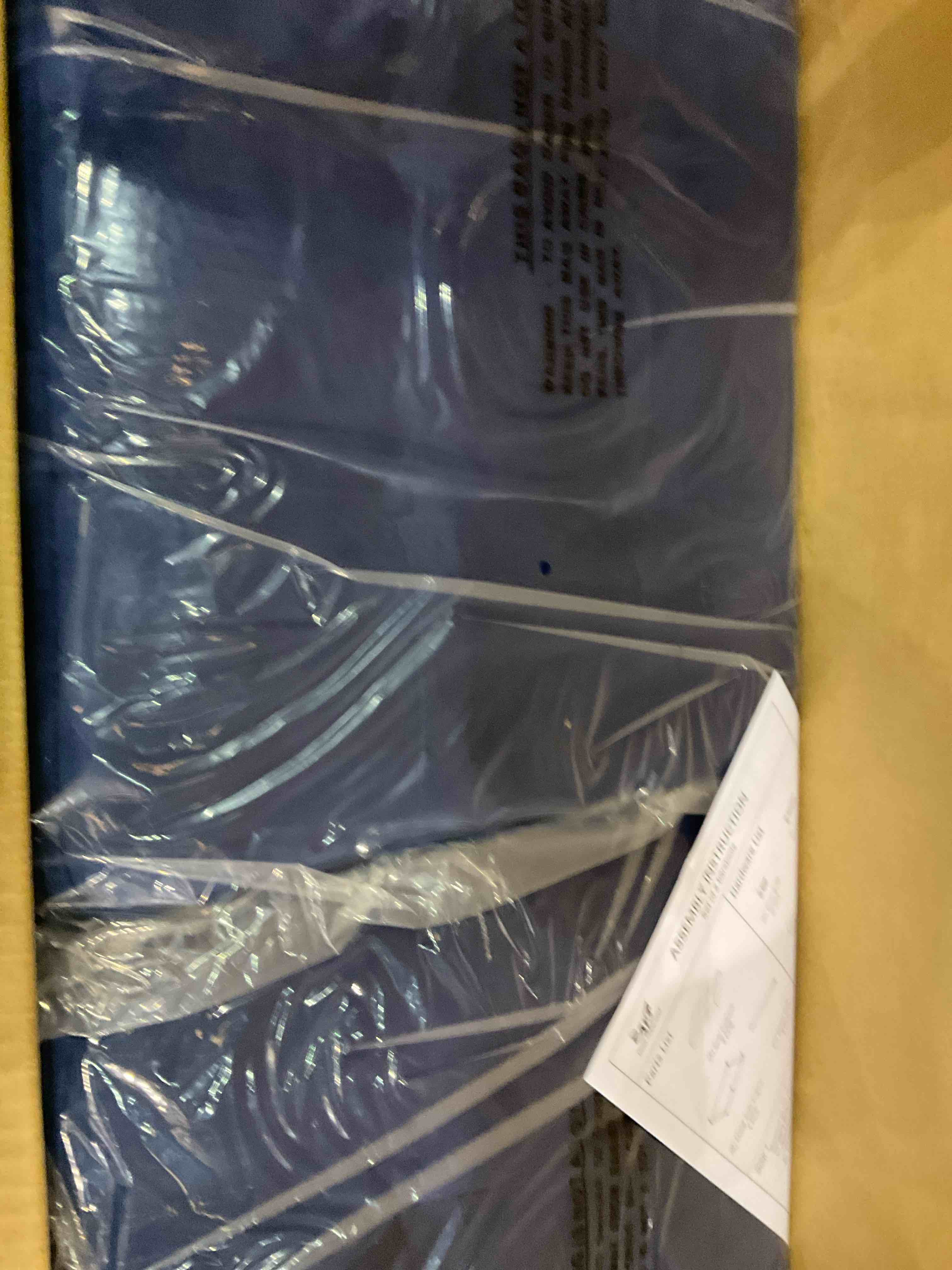 https://s3.amazonaws.com/lotting-images-prod/BargainHunt/EXS01284347_1712859894440.jpeg