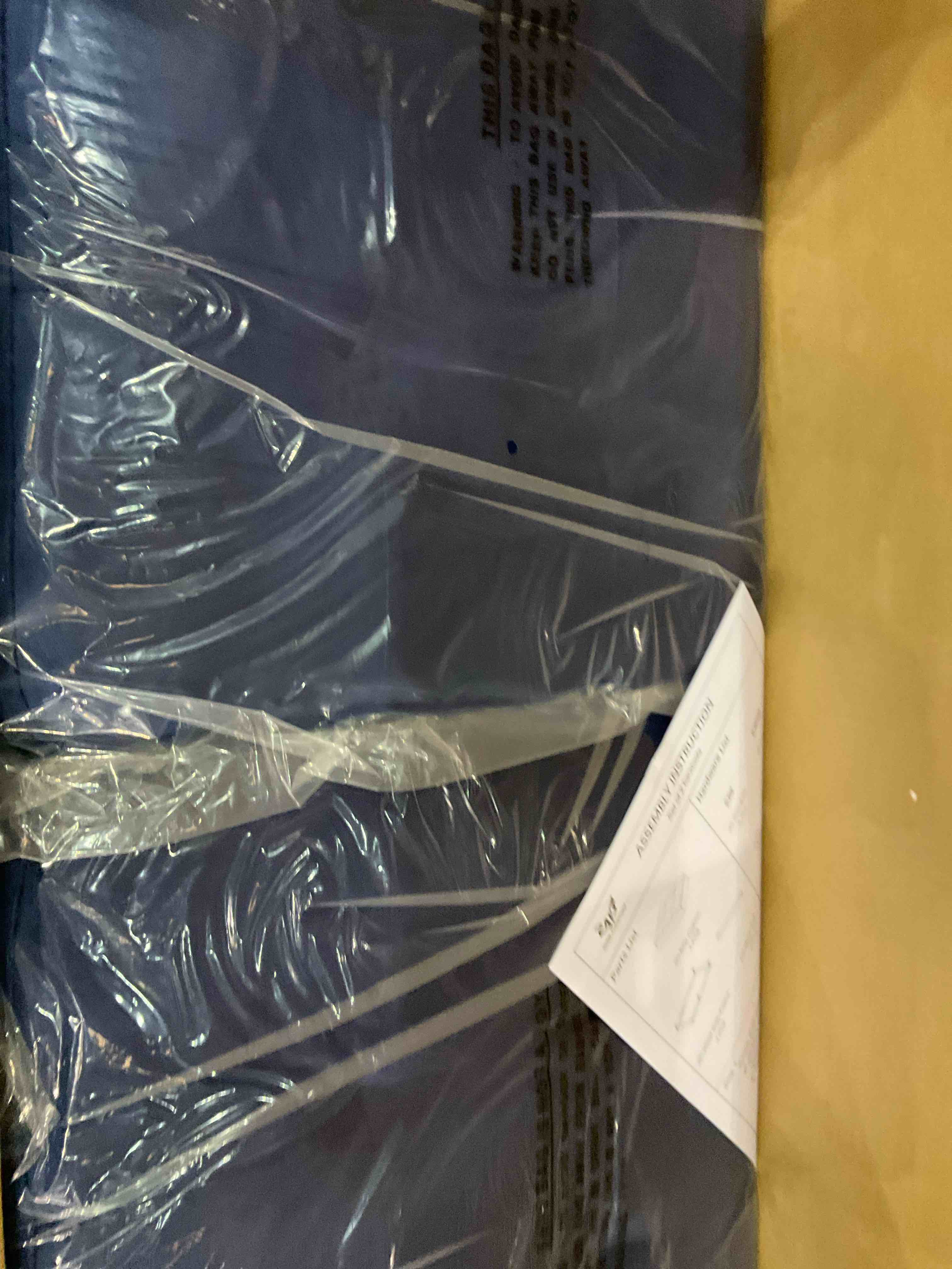 https://s3.amazonaws.com/lotting-images-prod/BargainHunt/EXS01284347_1712859896606.jpeg