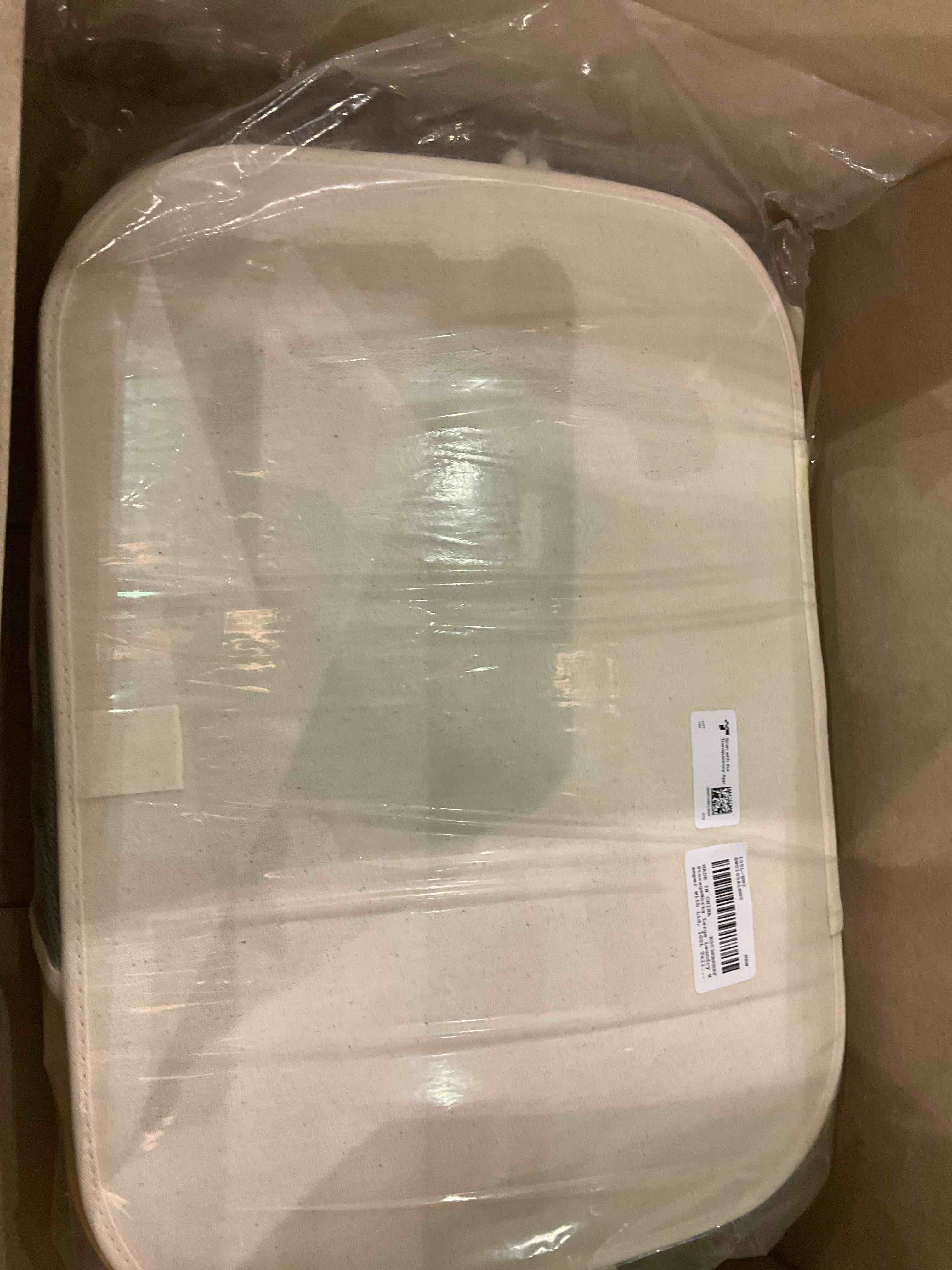 https://s3.amazonaws.com/lotting-images-prod/BargainHunt/EXS01284351_1712861037290.jpeg