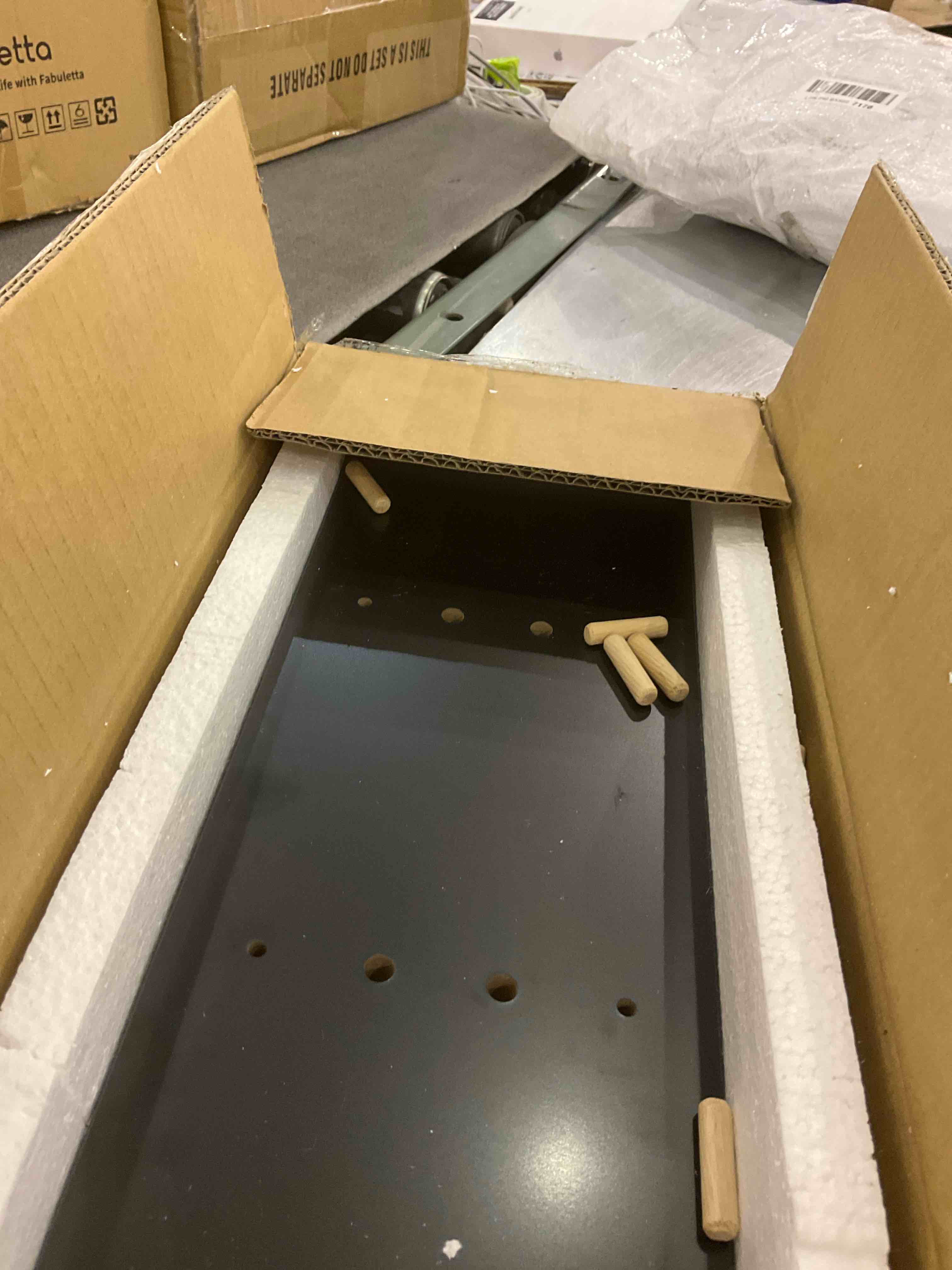 https://s3.amazonaws.com/lotting-images-prod/BargainHunt/EXS01284888_1713355071679.jpeg