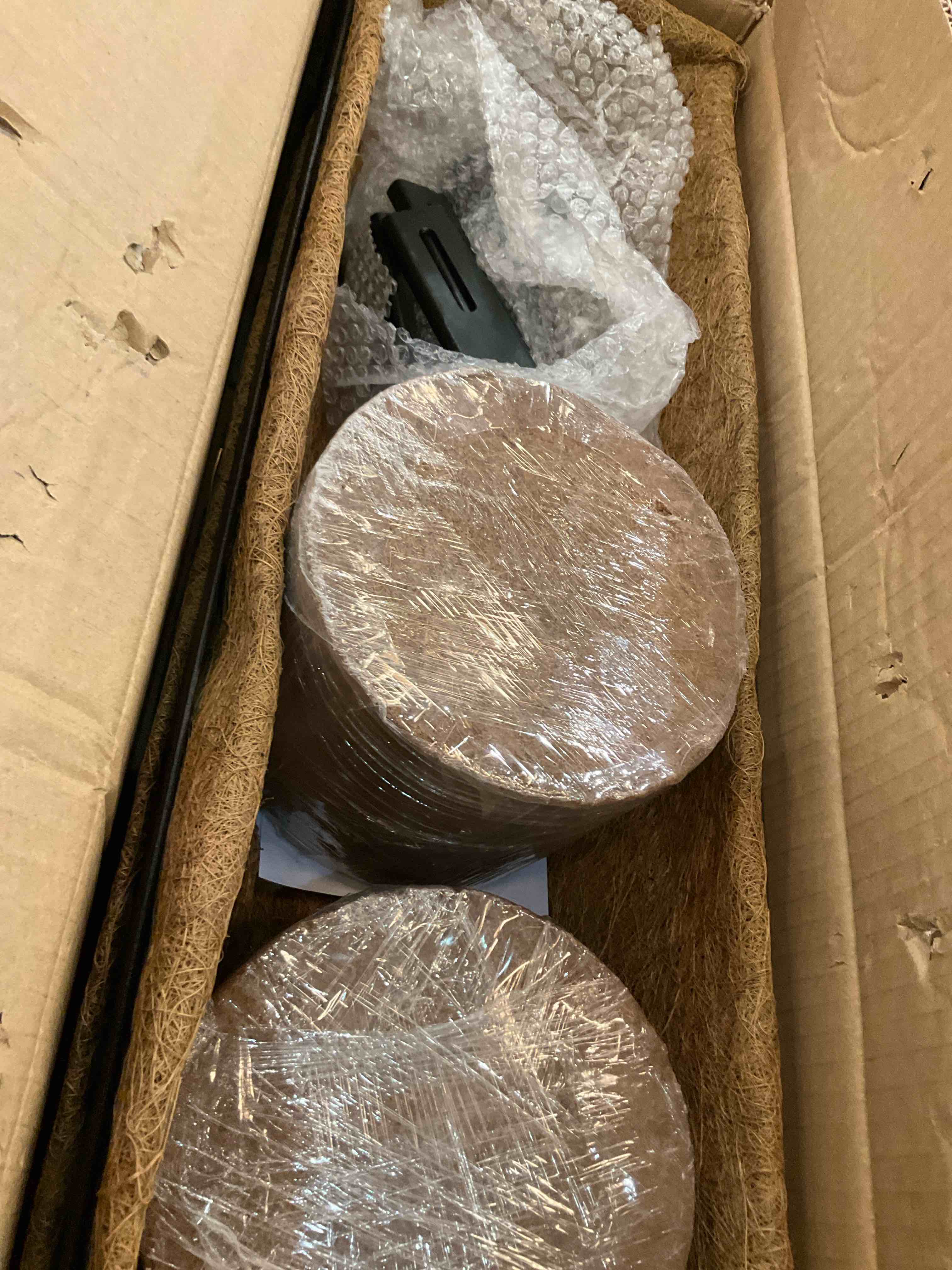 https://s3.amazonaws.com/lotting-images-prod/BargainHunt/EXS01285050_1712940162066.jpeg