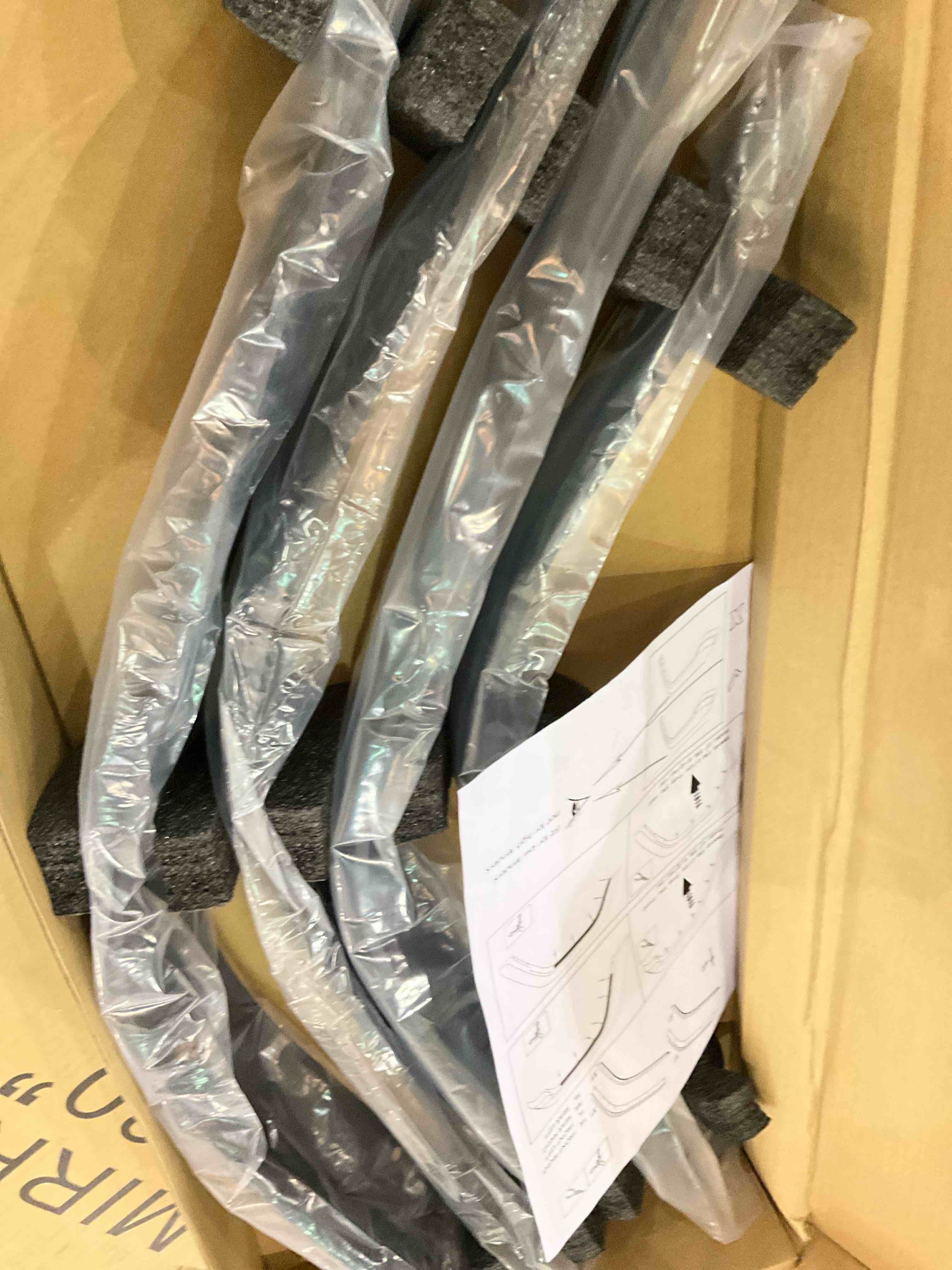 https://s3.amazonaws.com/lotting-images-prod/BargainHunt/EXS01285119_1713187682529.jpeg