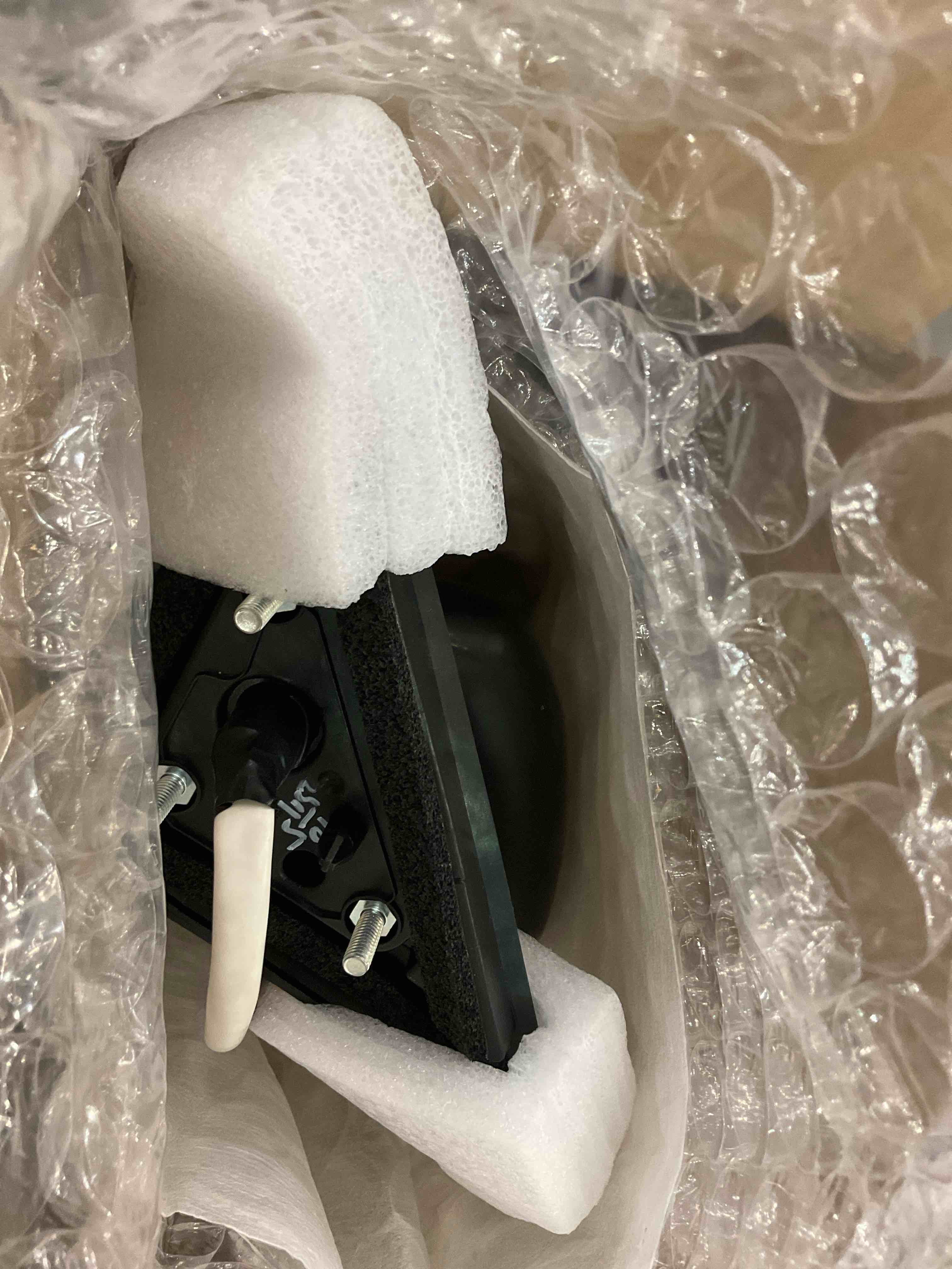 https://s3.amazonaws.com/lotting-images-prod/BargainHunt/EXS01285129_1713189458804.jpeg