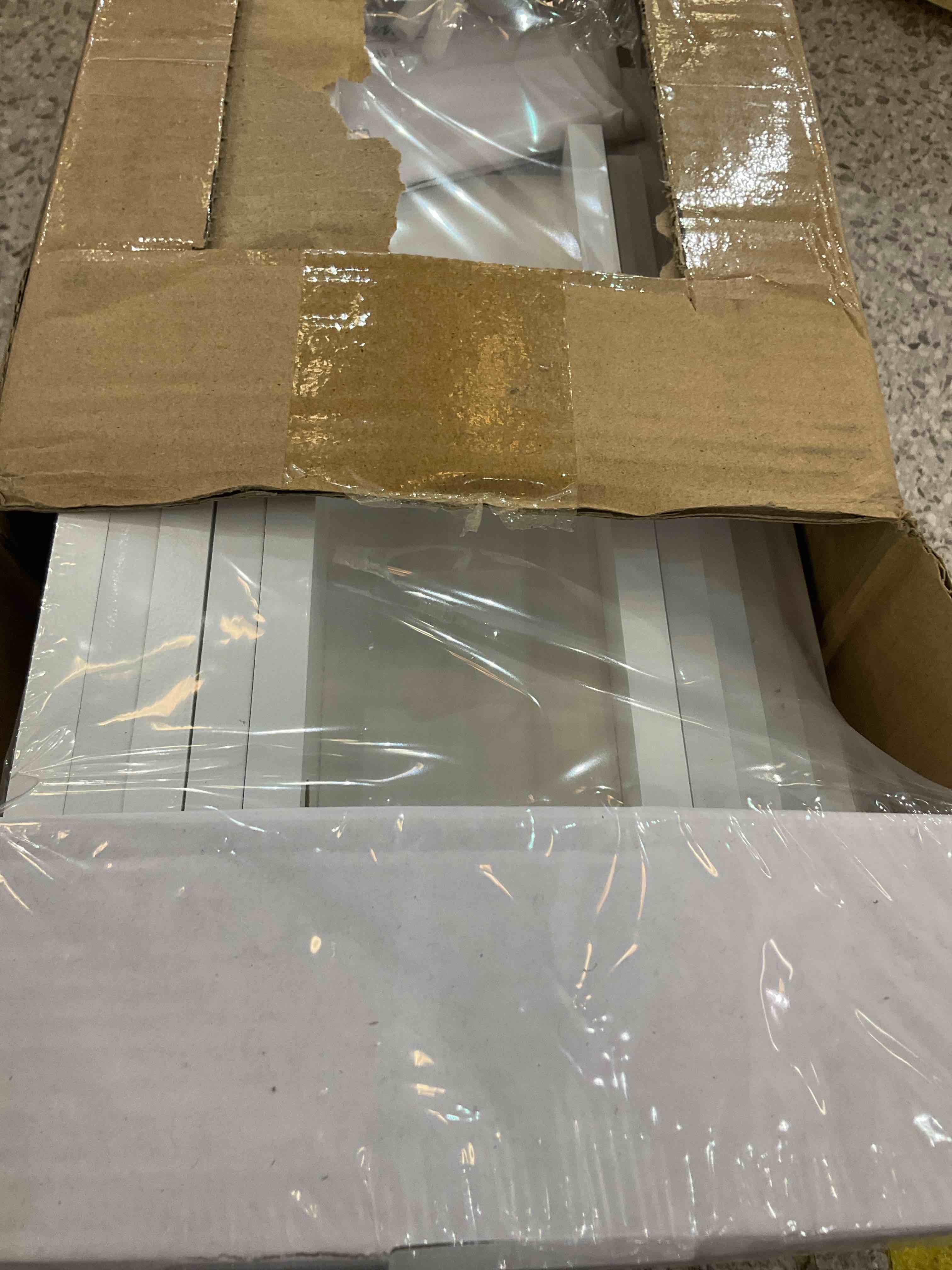 https://s3.amazonaws.com/lotting-images-prod/BargainHunt/EXS01285171_1713199466381.jpeg