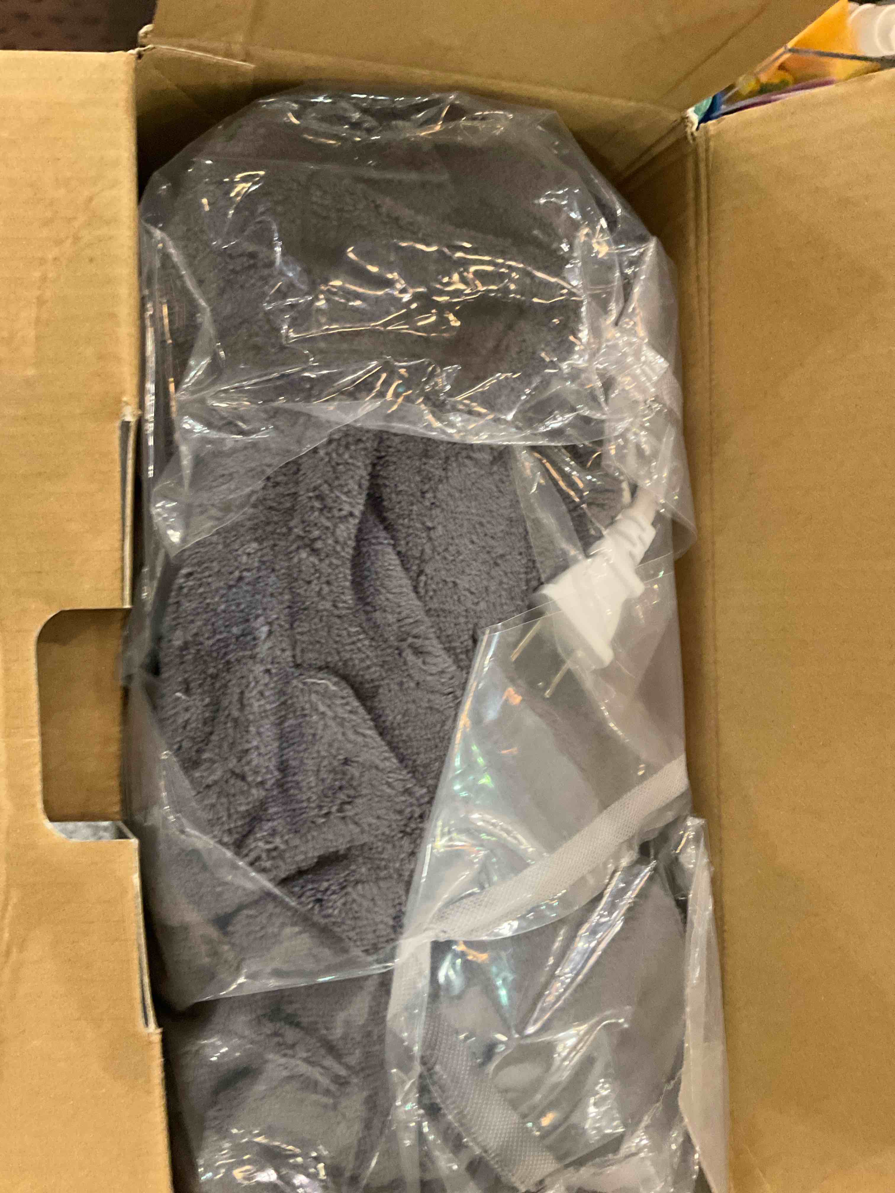https://s3.amazonaws.com/lotting-images-prod/BargainHunt/EXS01285173_1713199731947.jpeg