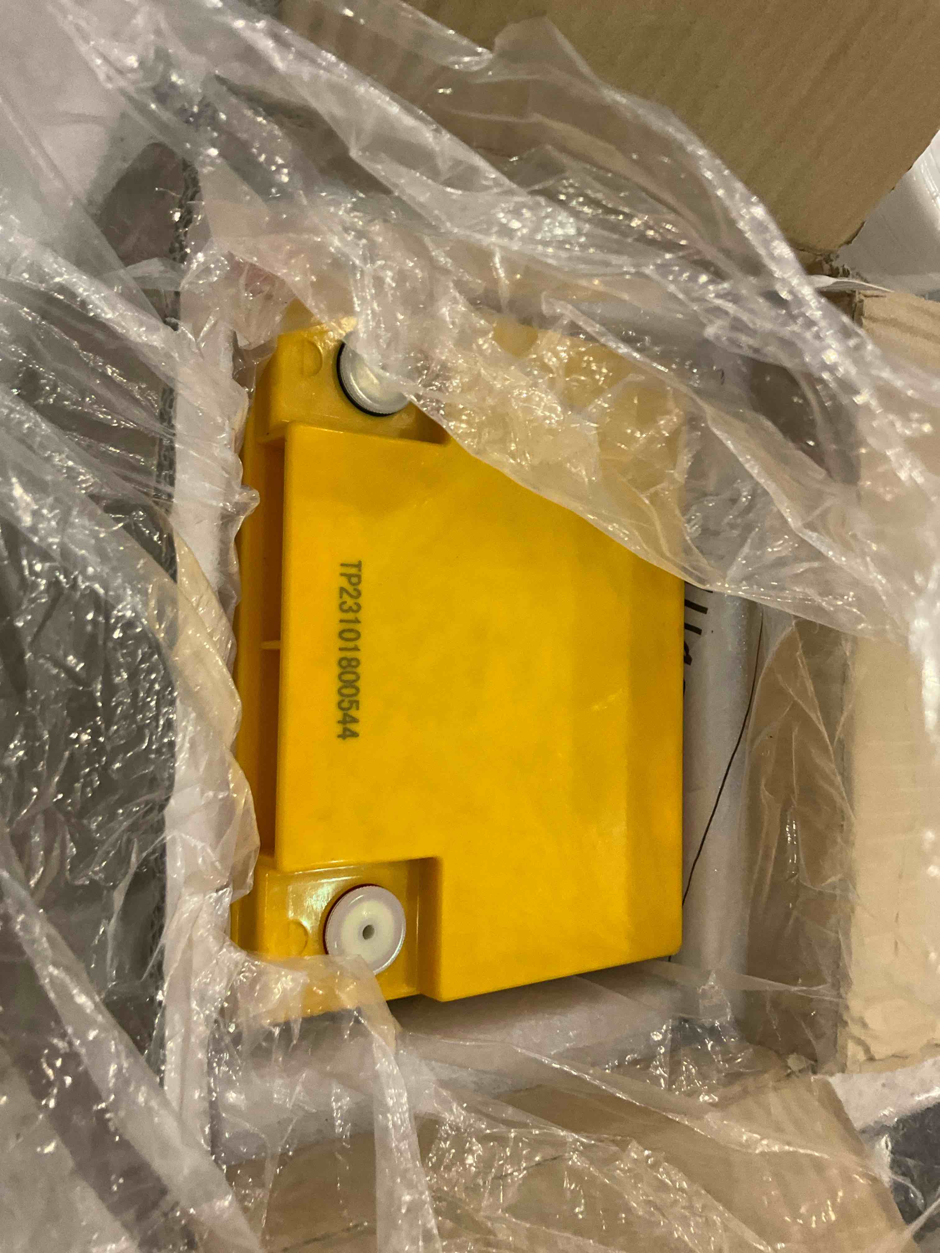 https://s3.amazonaws.com/lotting-images-prod/BargainHunt/EXS01285238_1713270066169.jpeg