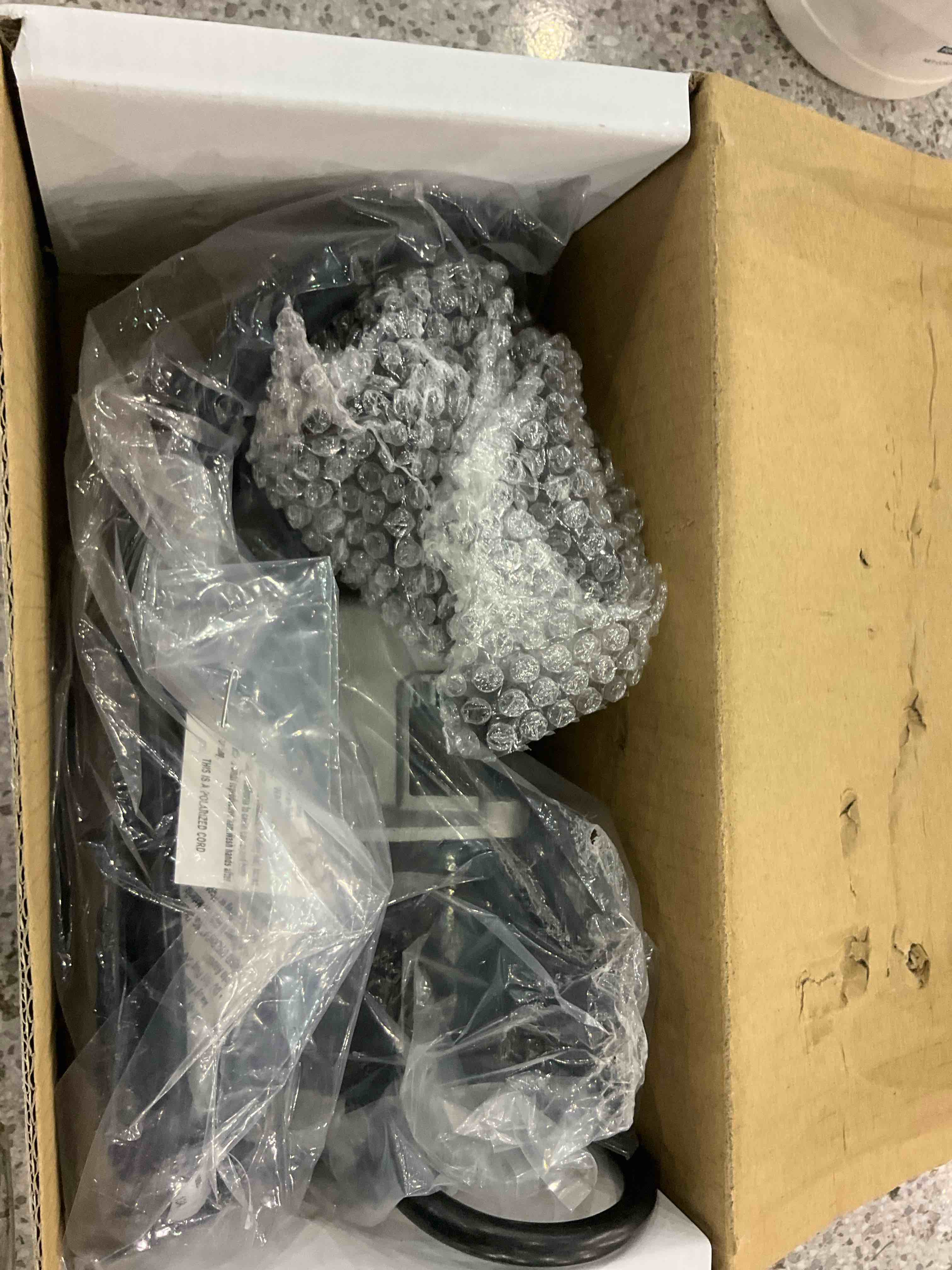https://s3.amazonaws.com/lotting-images-prod/BargainHunt/EXS01285338_1713356530721.jpeg